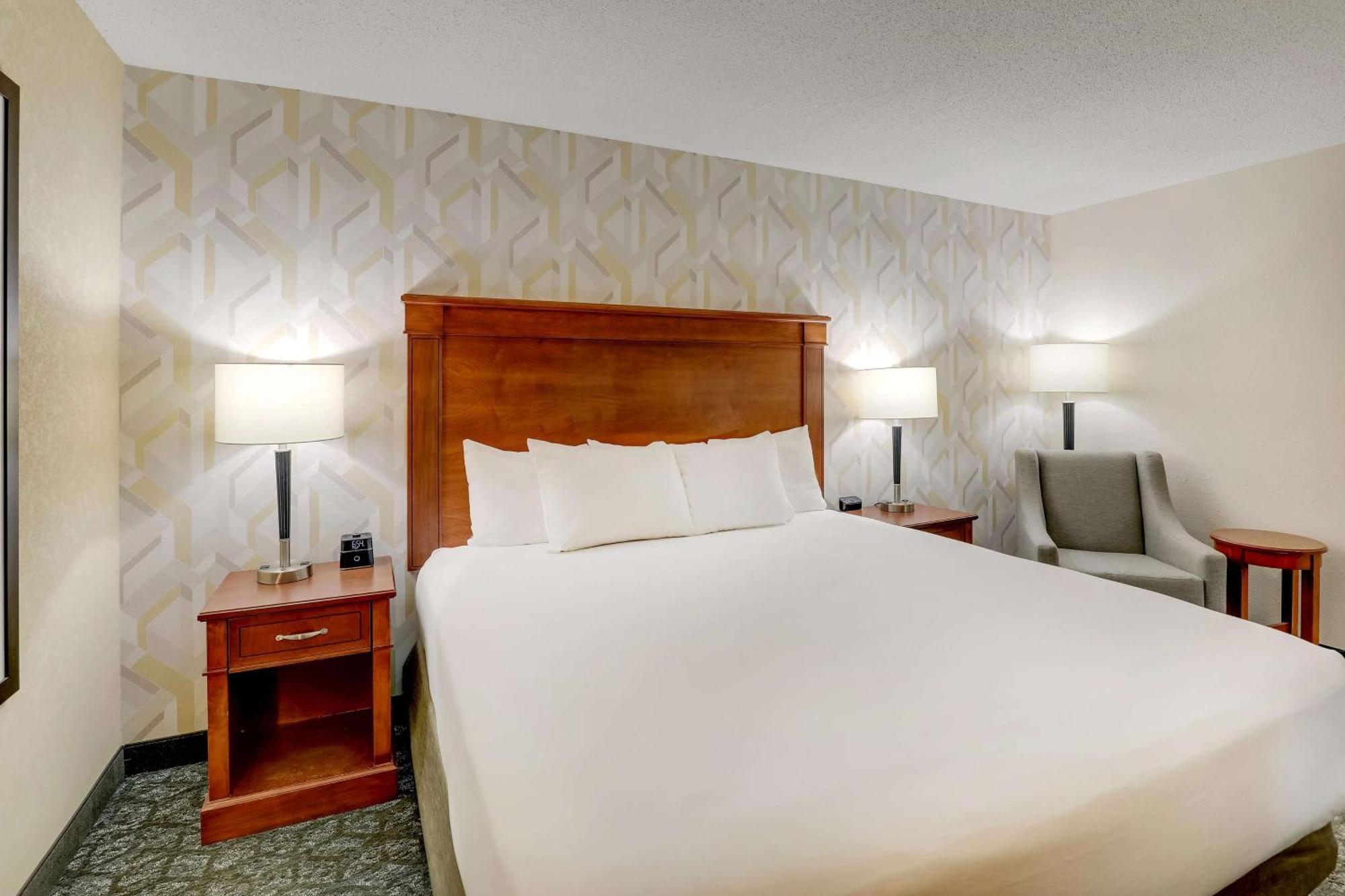 Deluxe King Room - Accessible, Tub