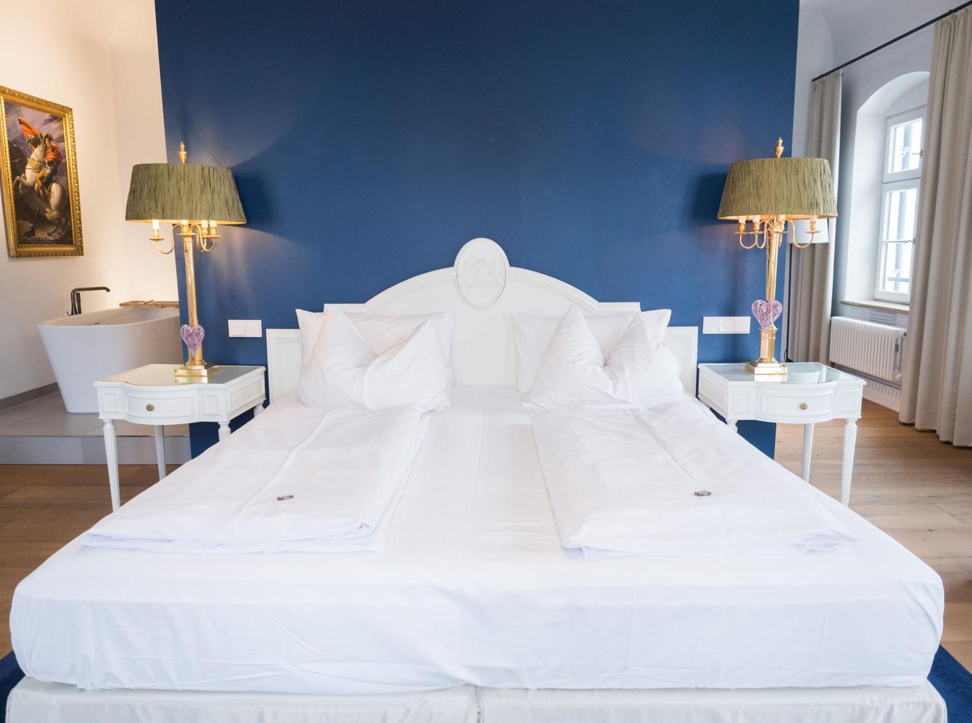 Deluxe Double Room Bath