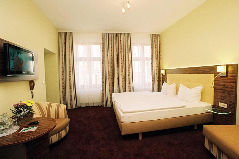 Single Room,159527496:JPEG
