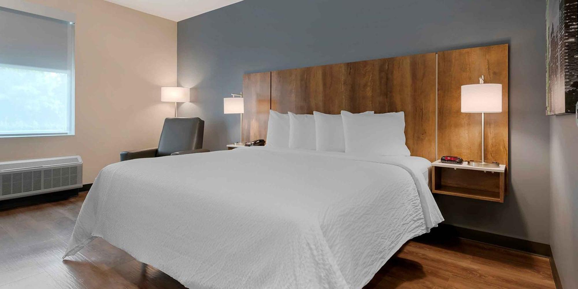 Studio with 1 King Bed - Non-Smoking