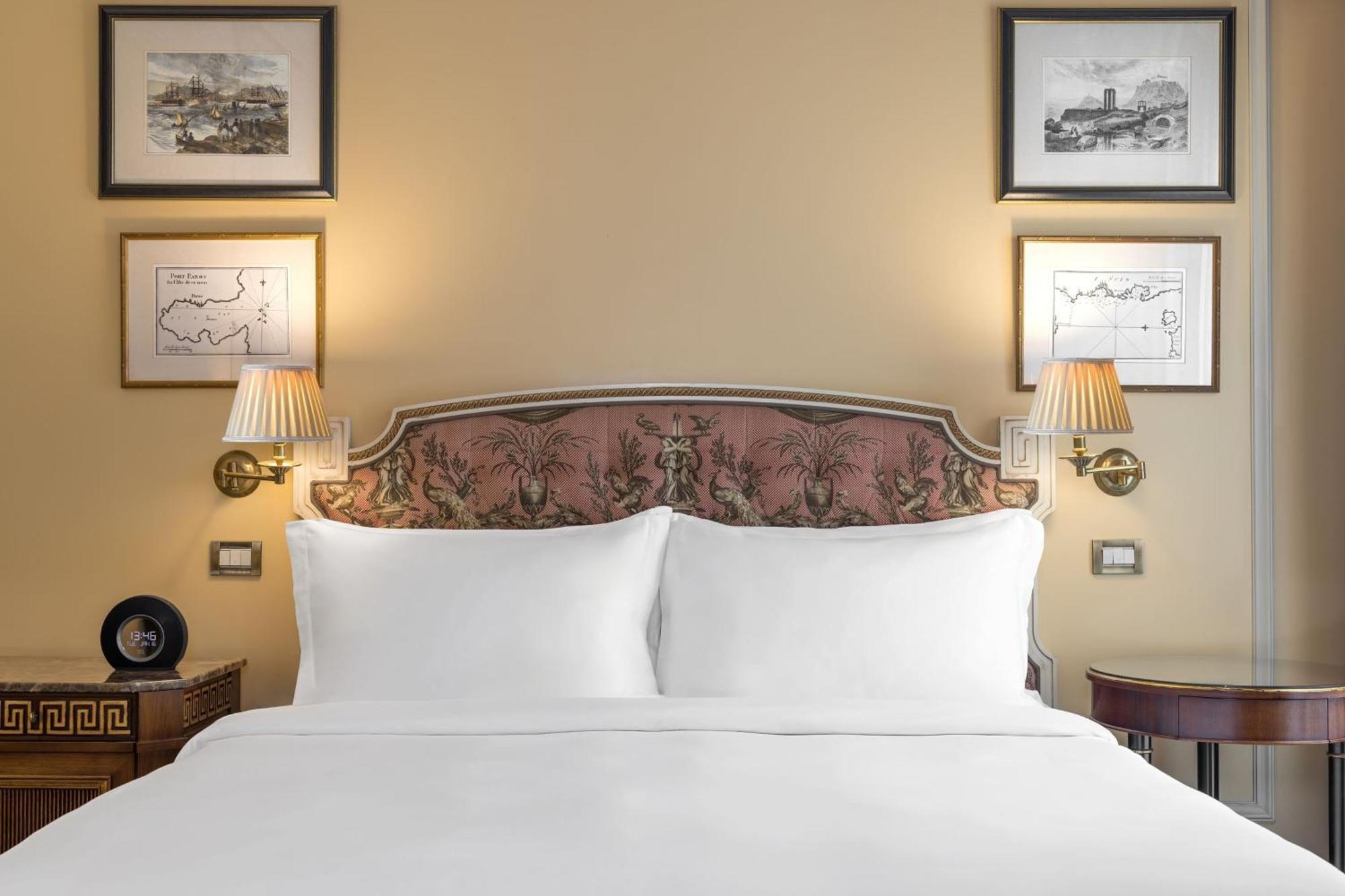 Chambre Lit King-Size Classique - Vue sur Cour - Étage Supérieur