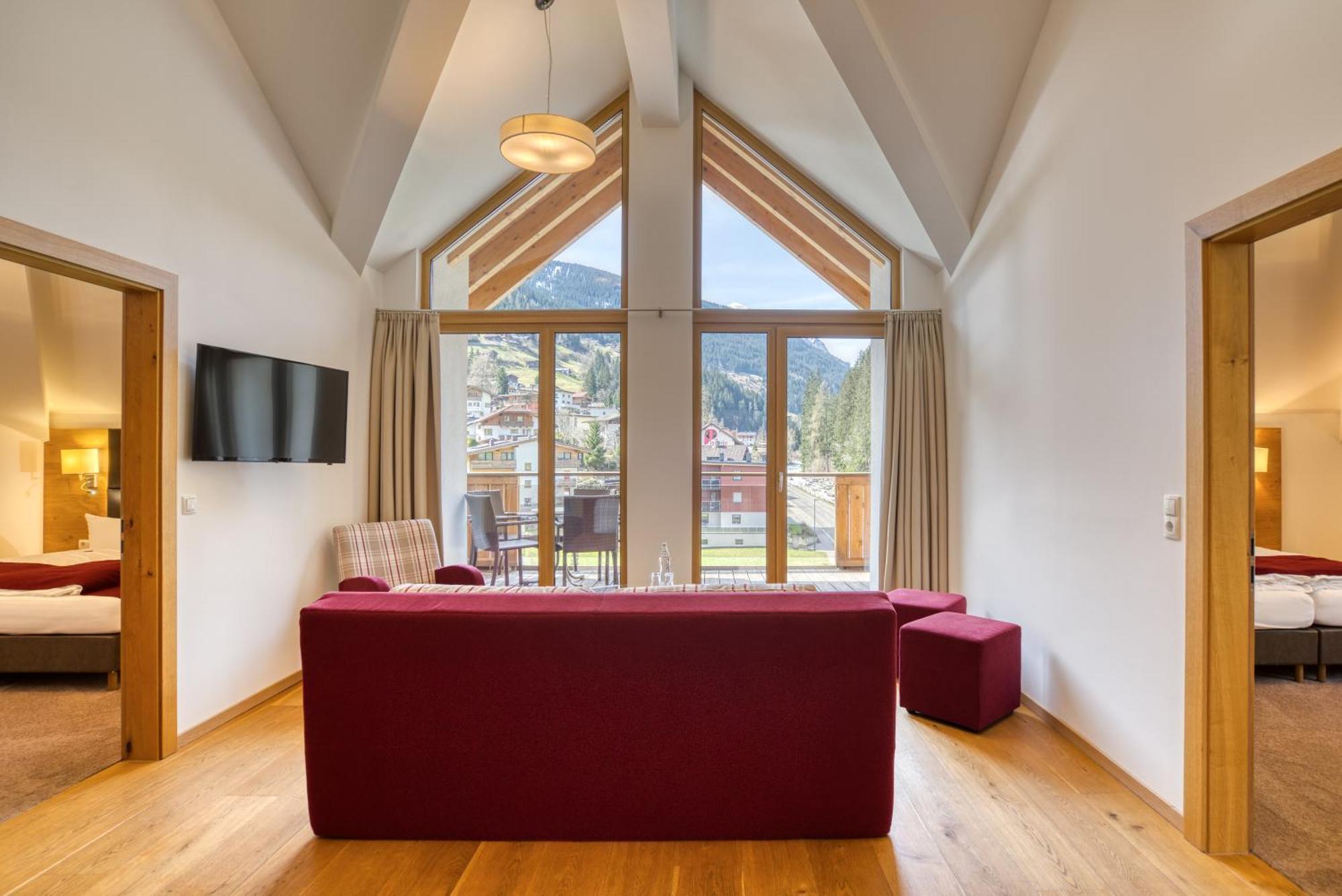 Two-Bedroom Suite,1580168434:JPEG