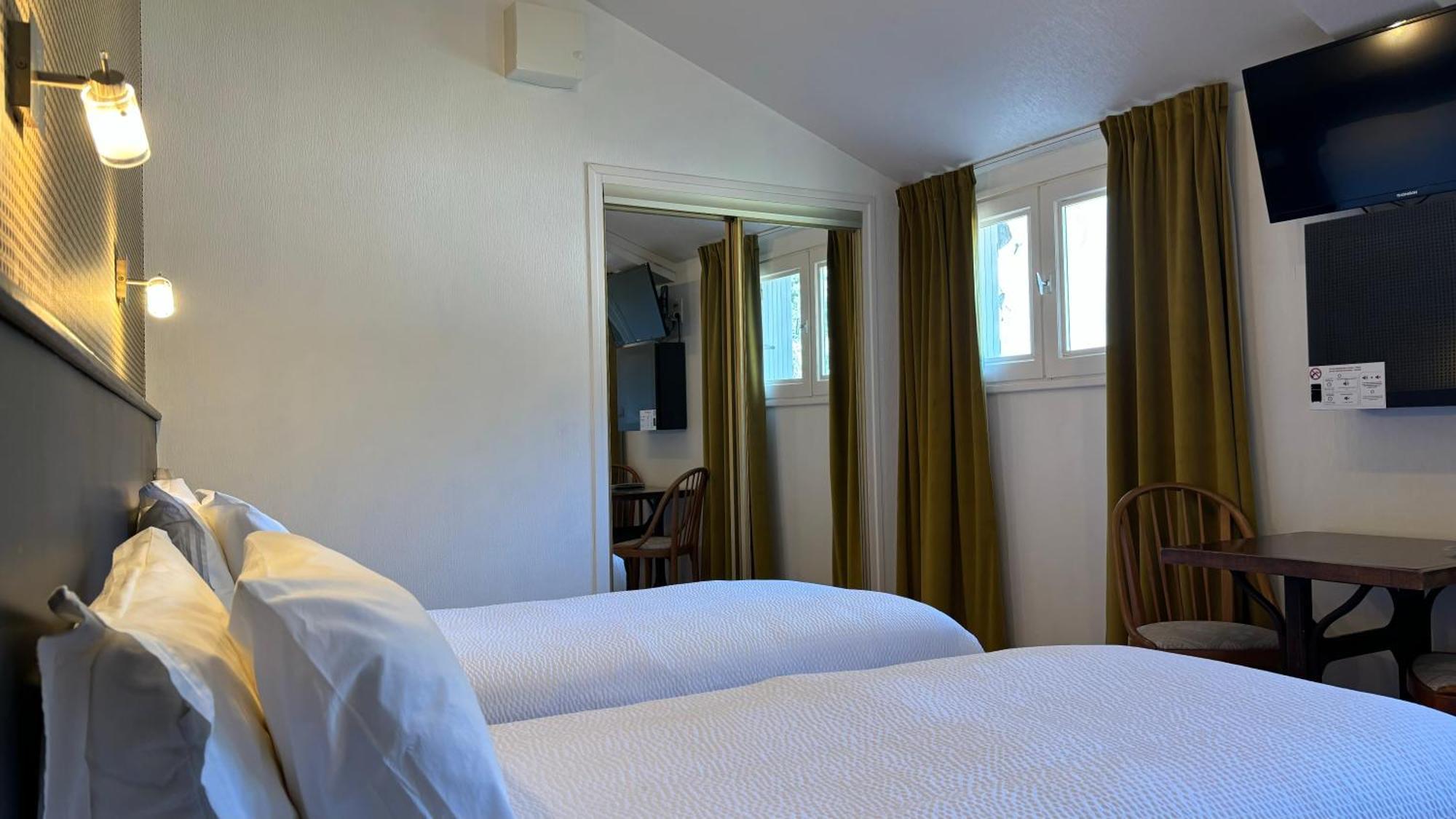 Twin Room,1602341016:JPEG