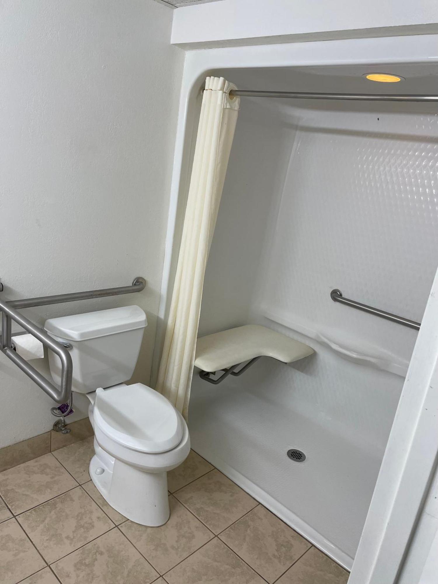 King Room with Roll-in Shower - Mobility Access/Non-Smoking