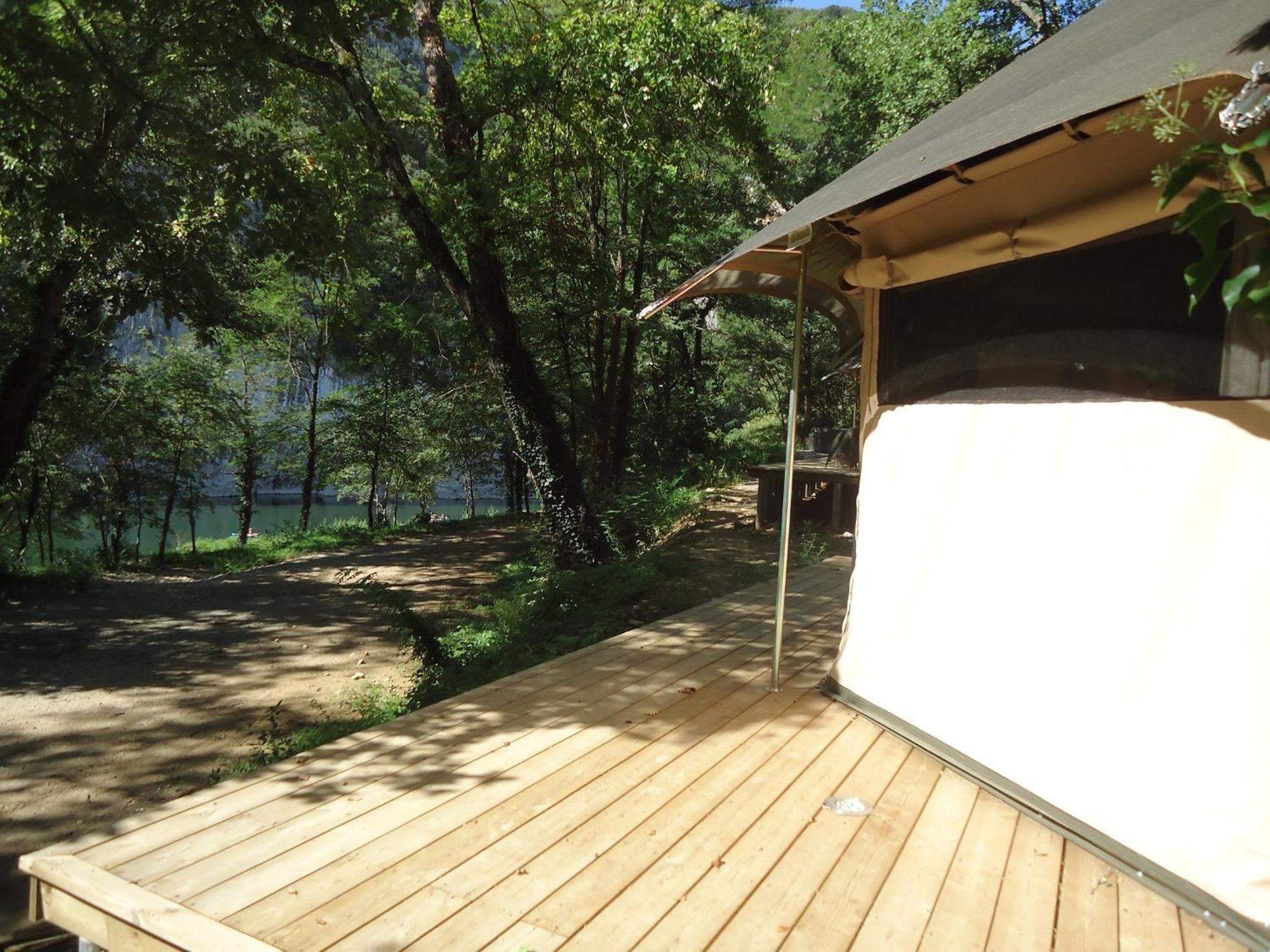 Superior Double Lodge River View