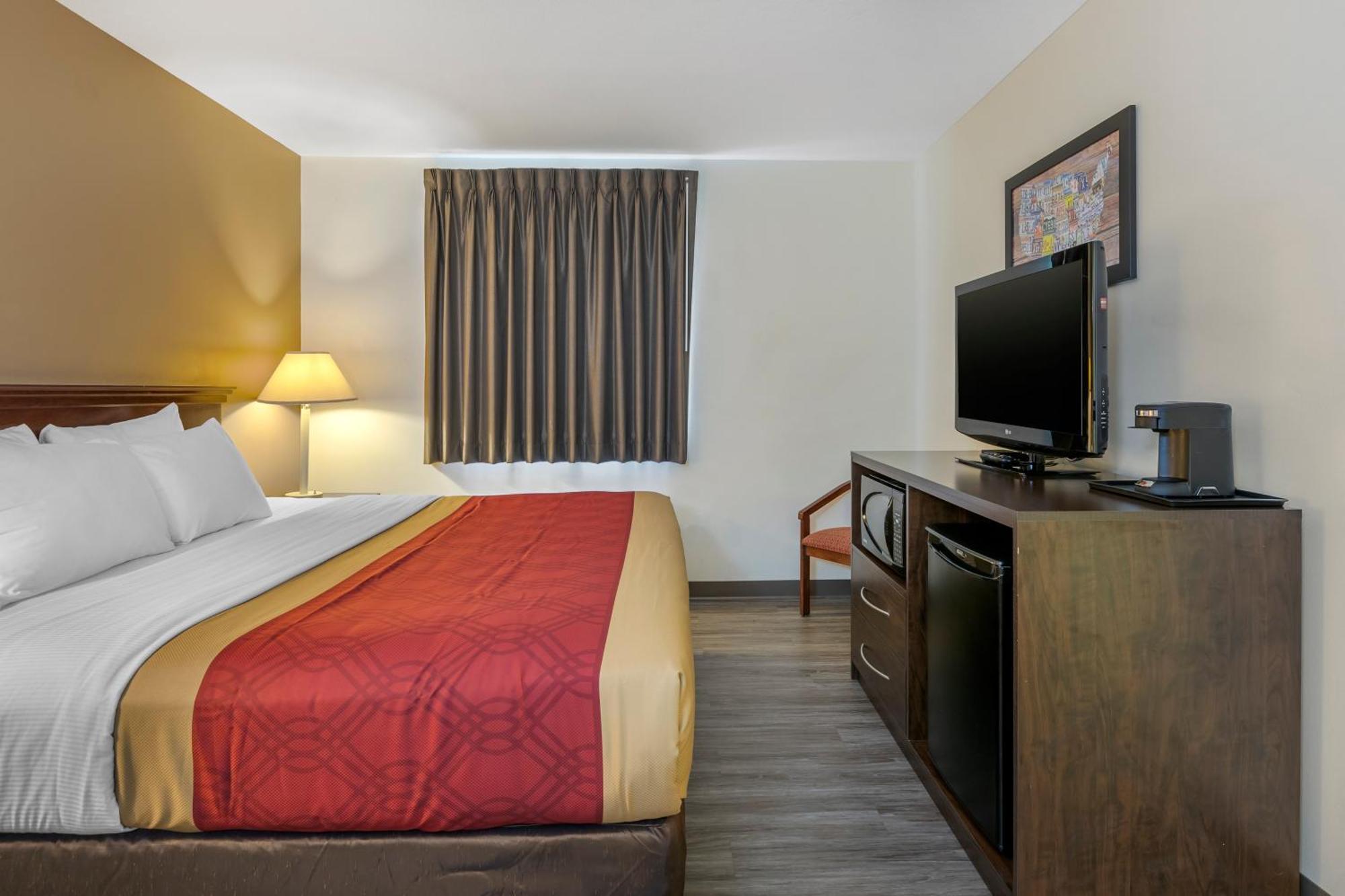 King Room - Mobility Accessible/Non-Smoking