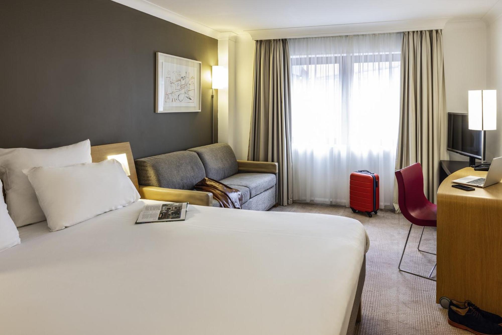 Executive Queen Room,1583062622:JPEG