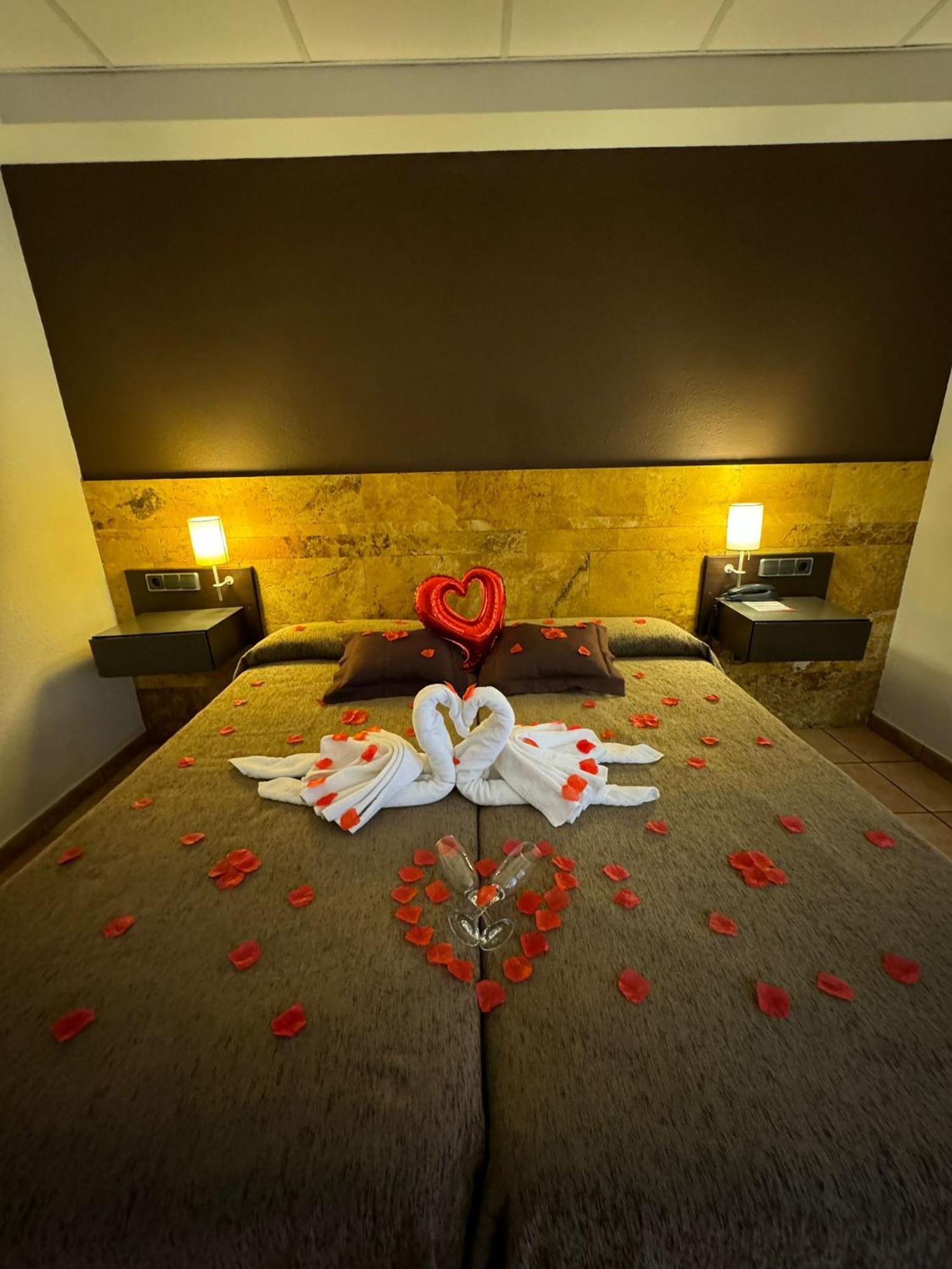 Romantic Petals Chocolates Standard Double or Twin Room