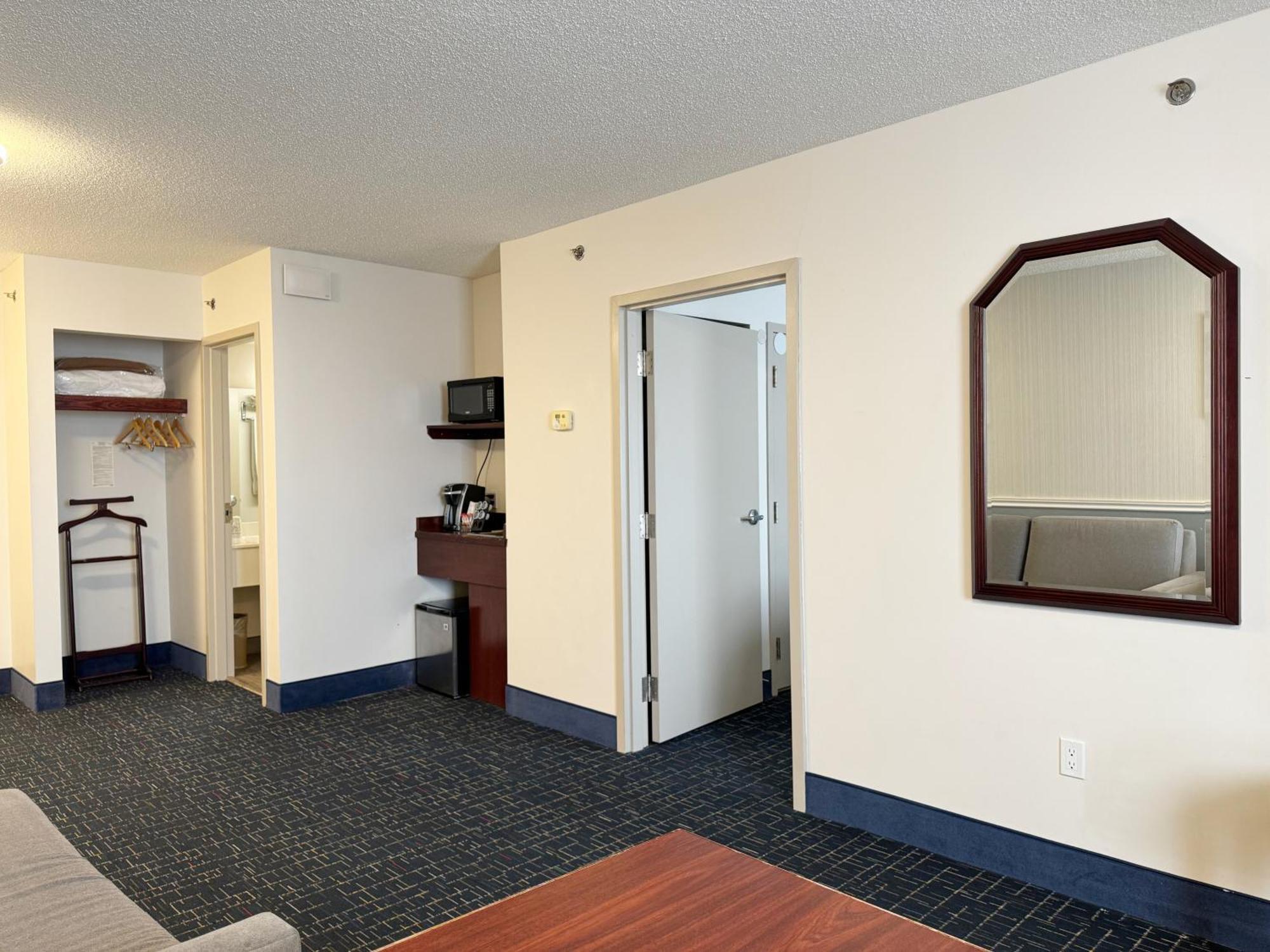 Plaza Suite