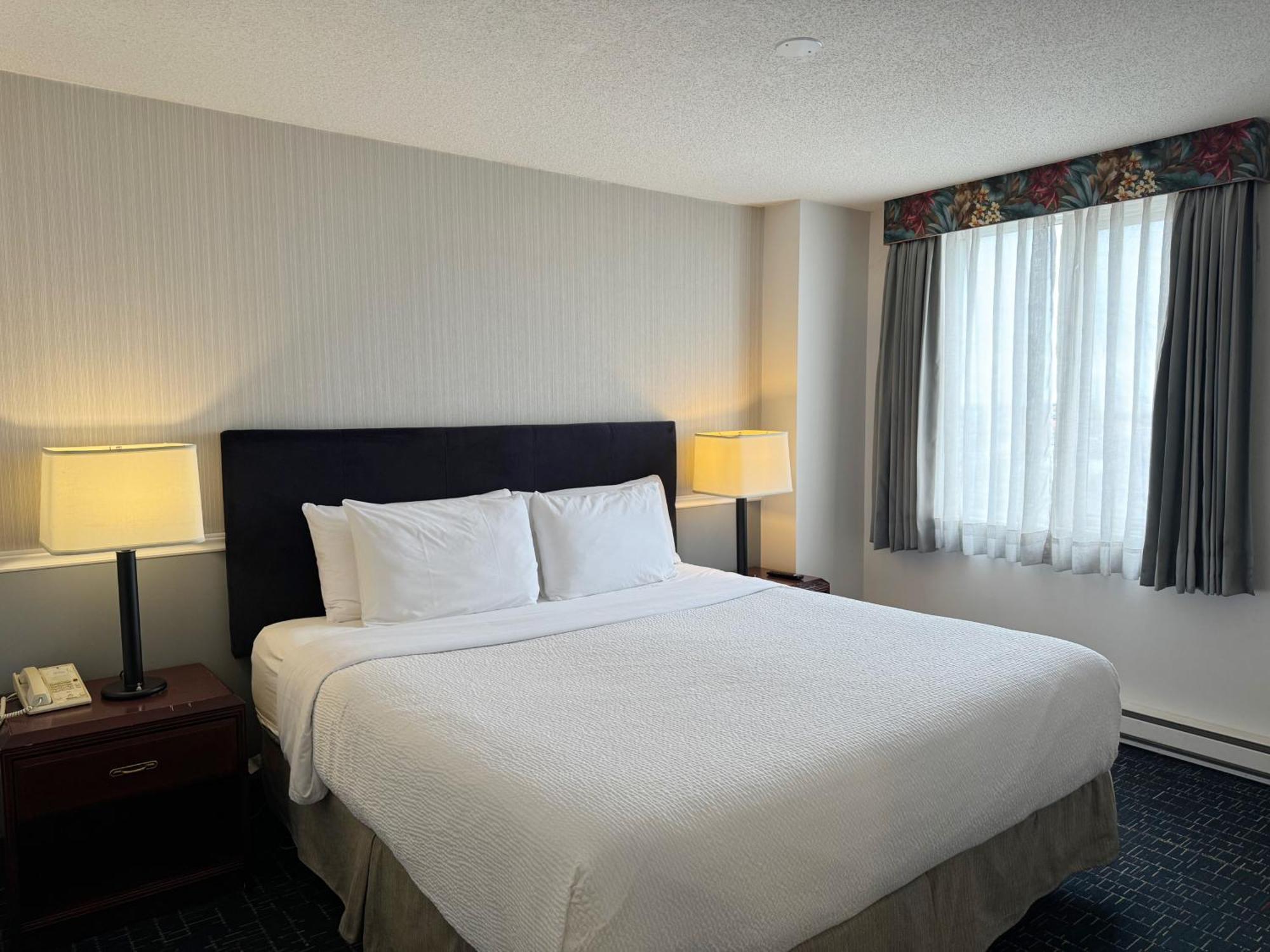 Plaza Suite