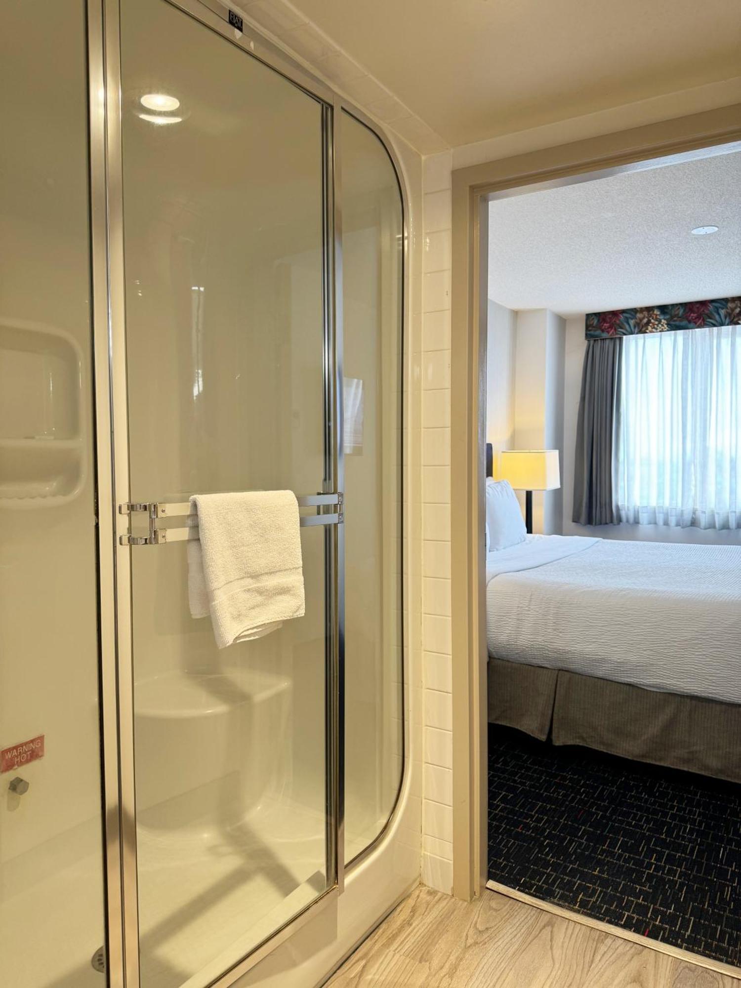 Plaza Suite