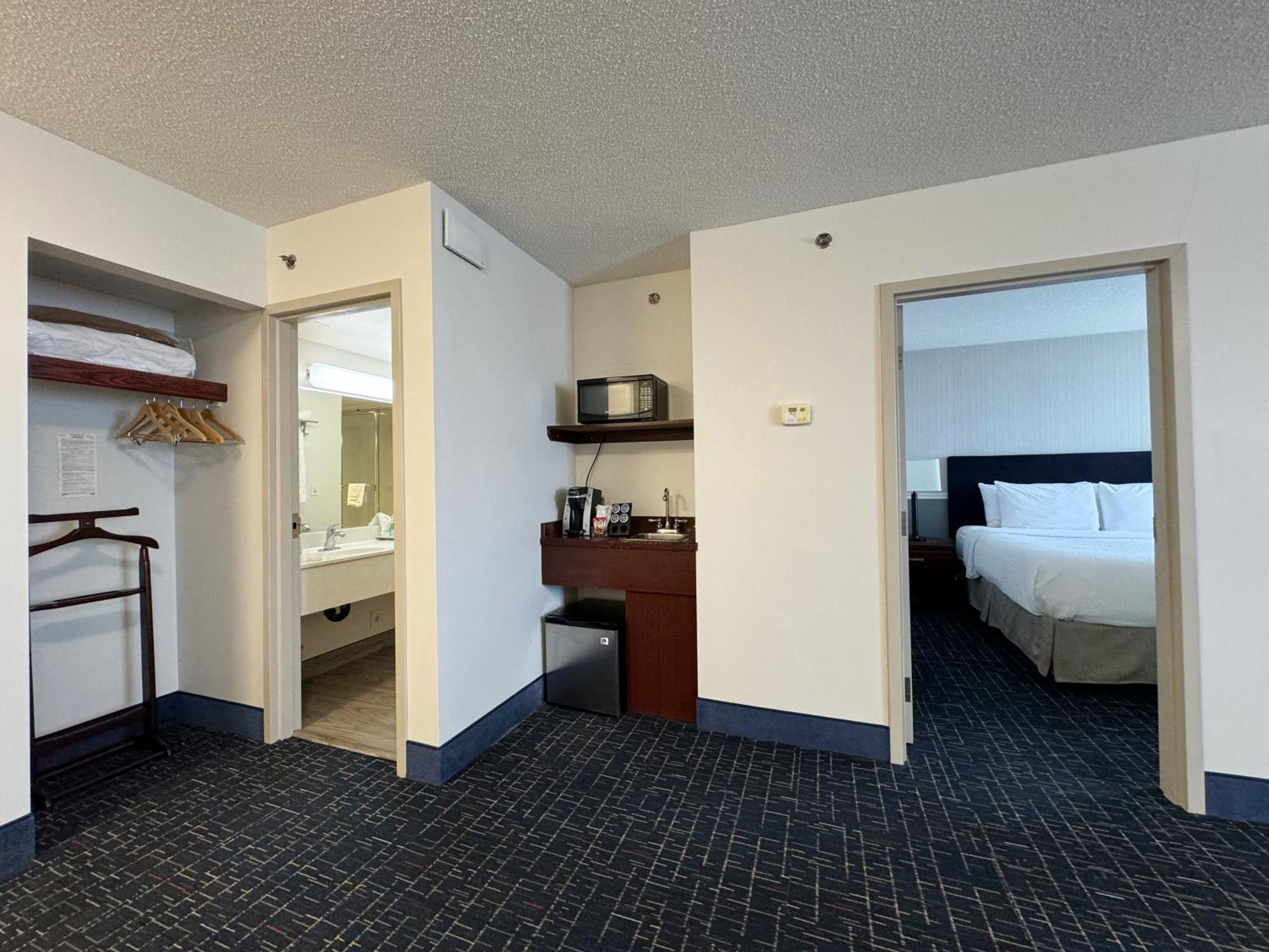 Plaza Suite