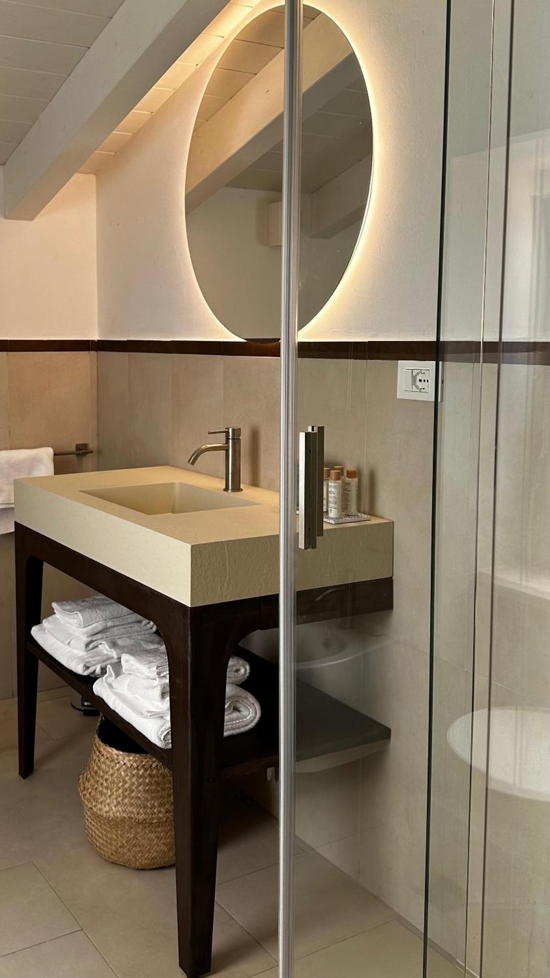 Junior Suite,1594895946:JPEG