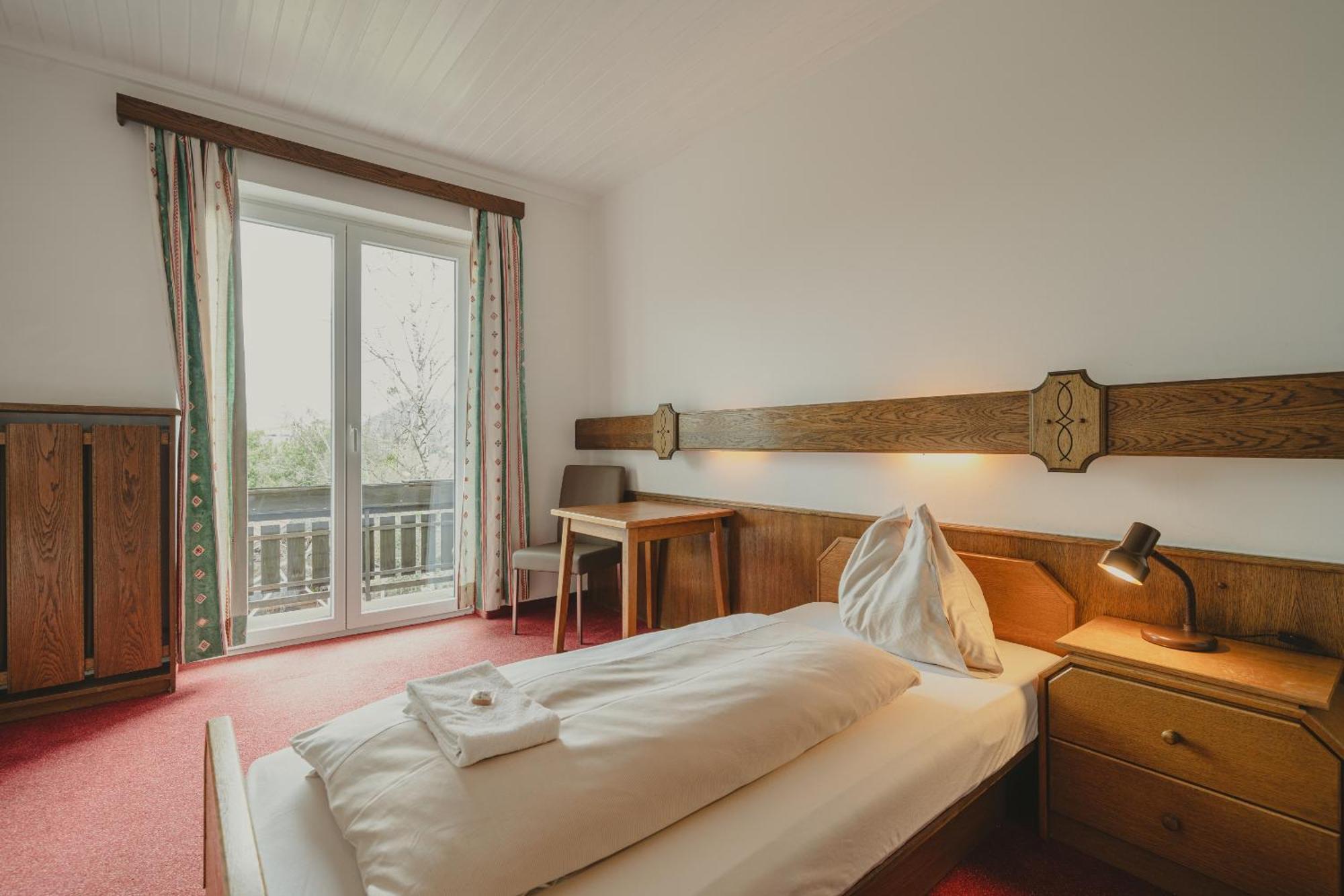 Einzelzimmer mit Balkon