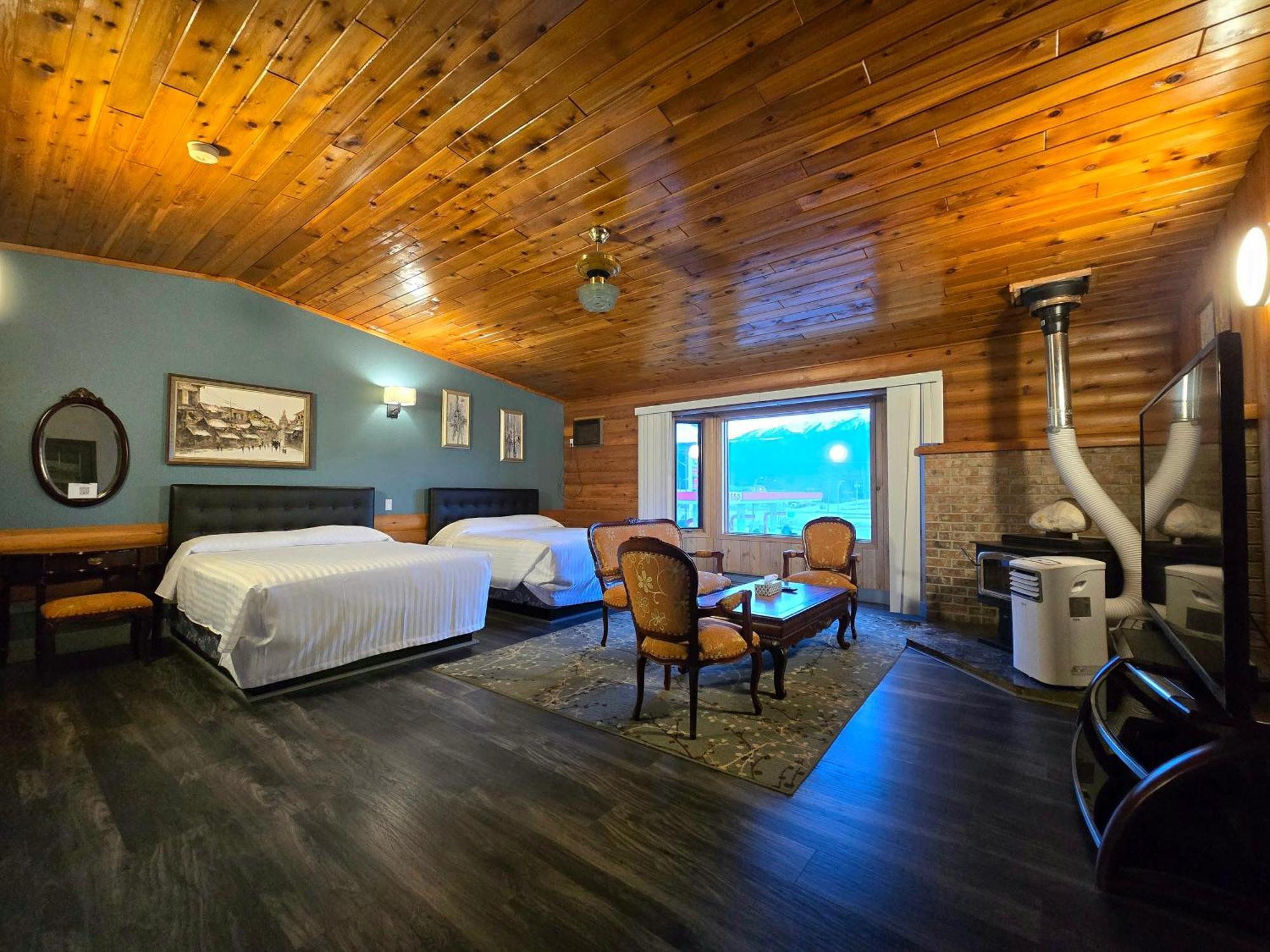 Two-Bedroom Suite