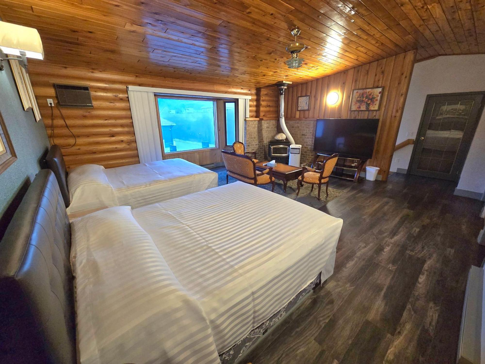 Two-Bedroom Suite