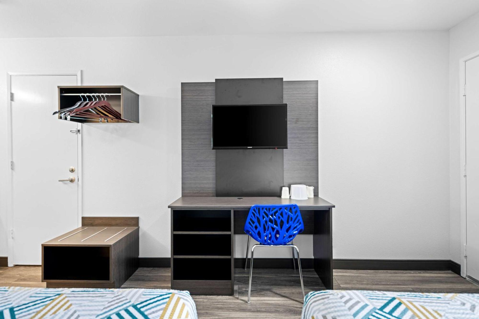 Double Room - Disability Access - Roll In Shower