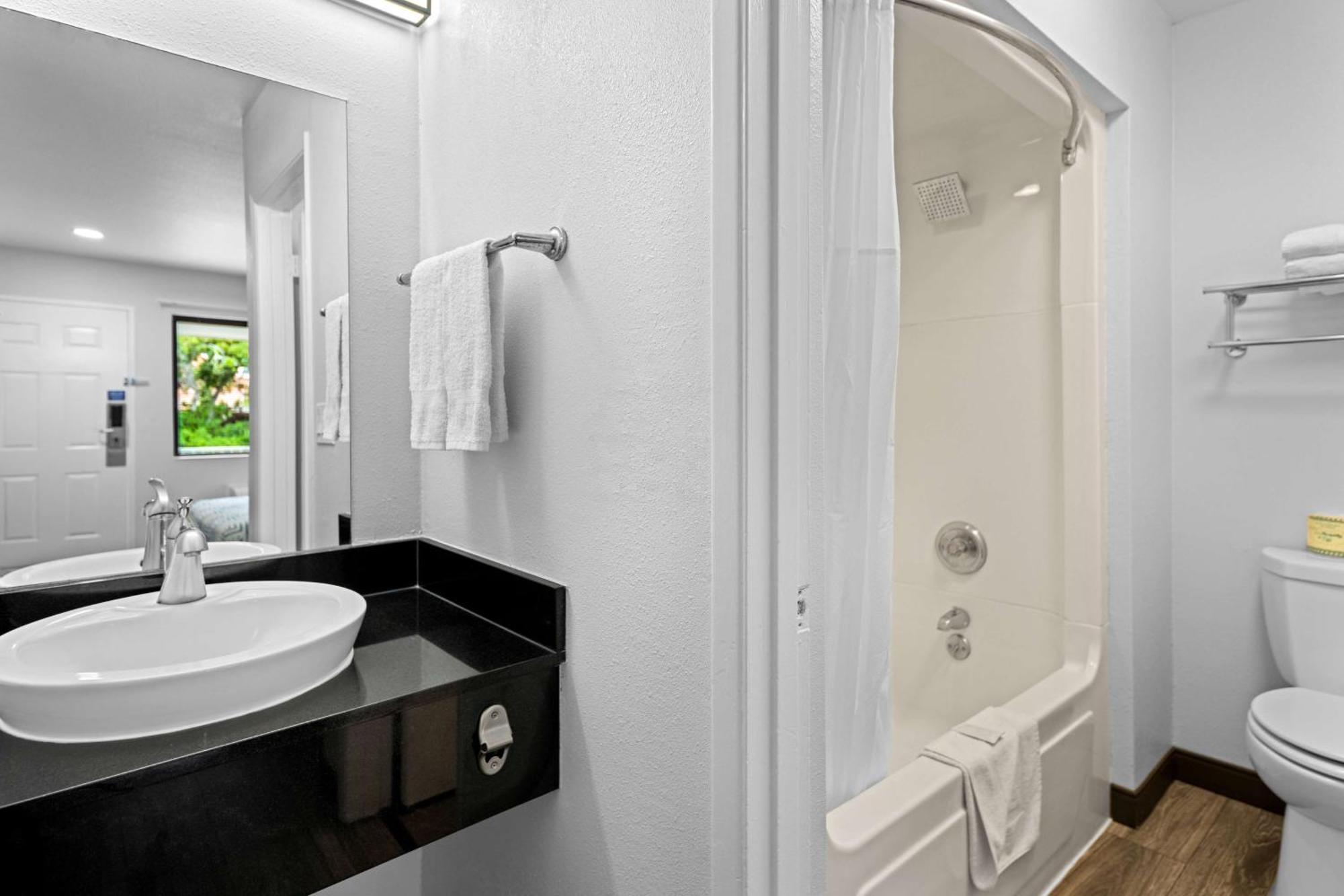 Quadruple Room - Non-Smoking