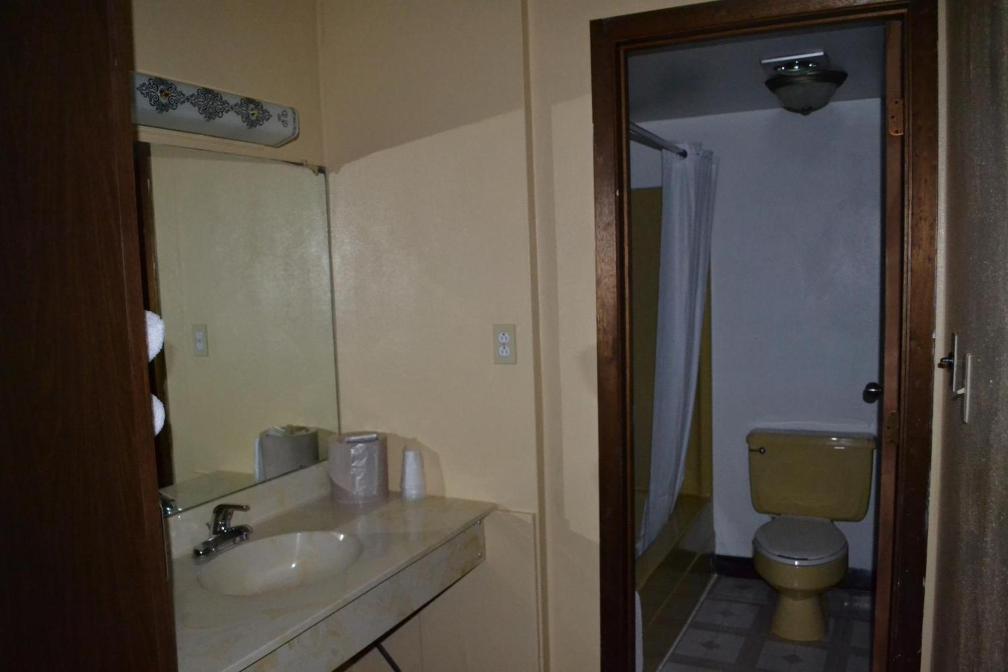 Double Room Two Double Beds Non-Smoking
