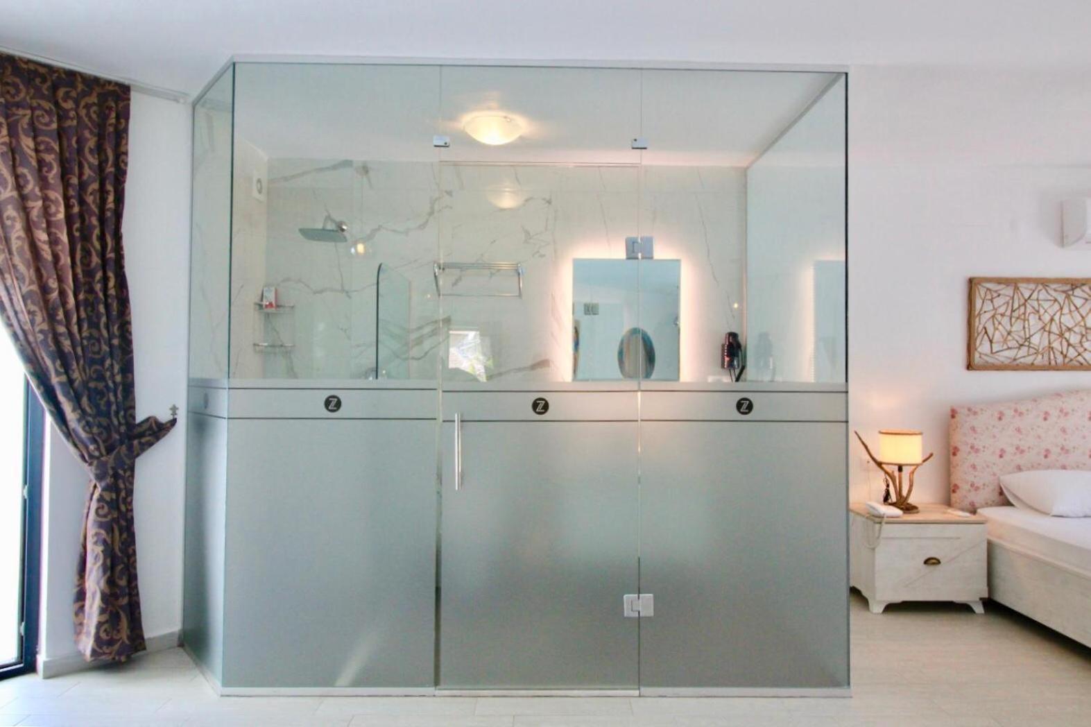 Honeymoon Room