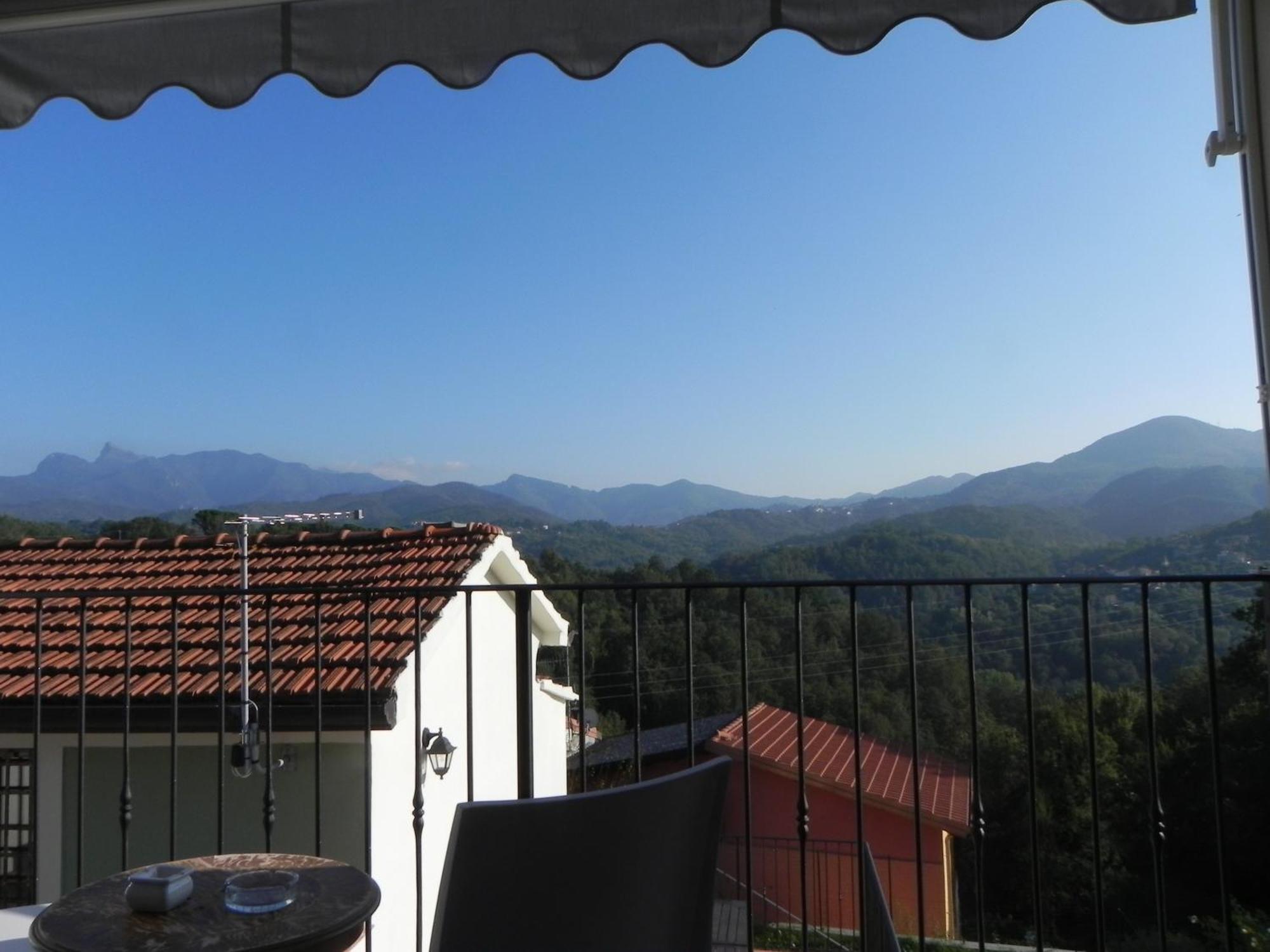 Camera Matrimoniale con Vista Montagna