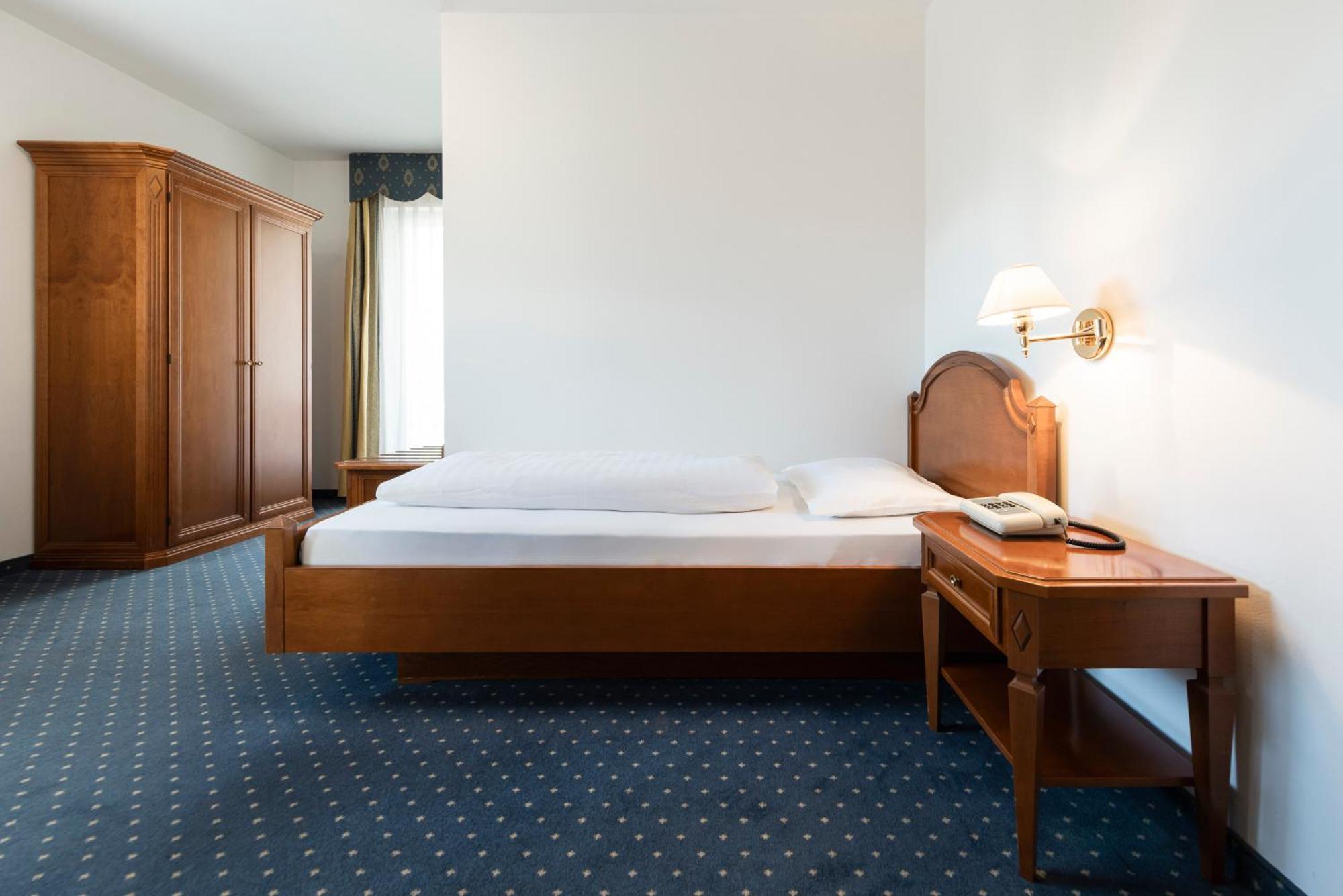 Single Room Balcony,1586124051:JPEG