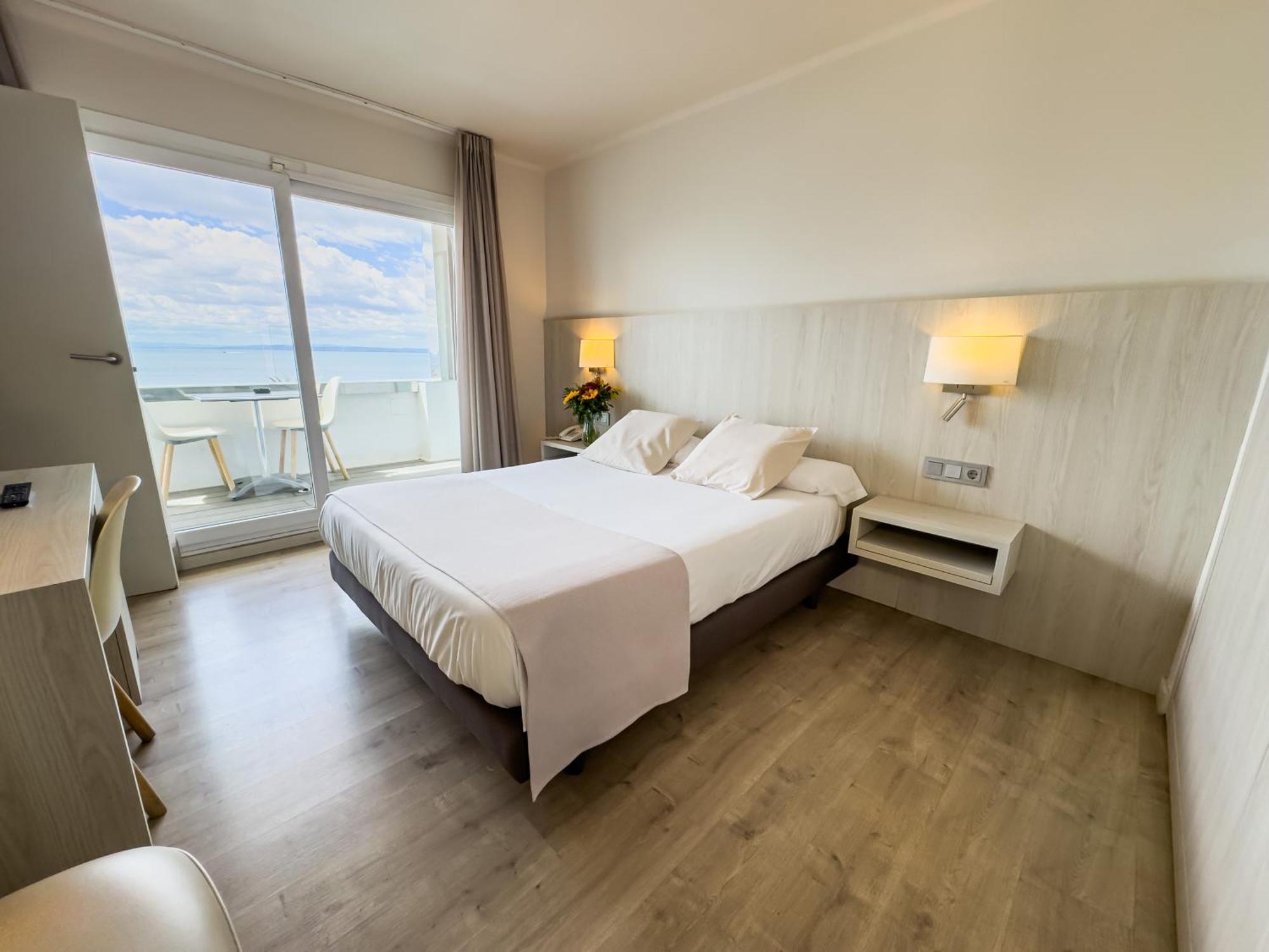 Deluxe Double or Twin Room Sea View,1658747069:JPEG