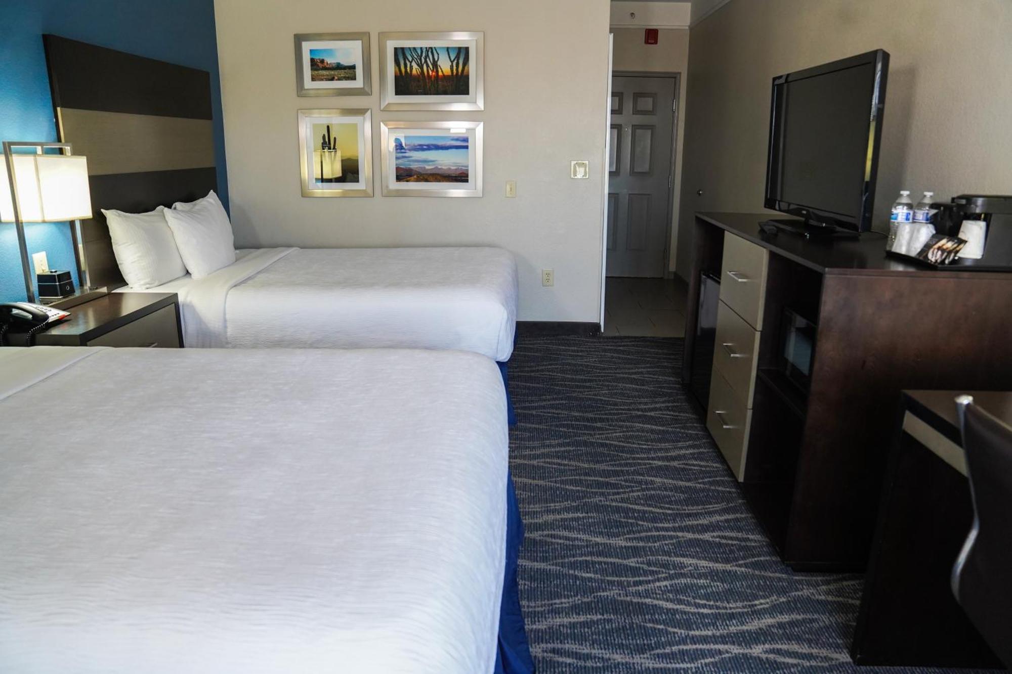 Deluxe Queen Room with Two Queen Beds