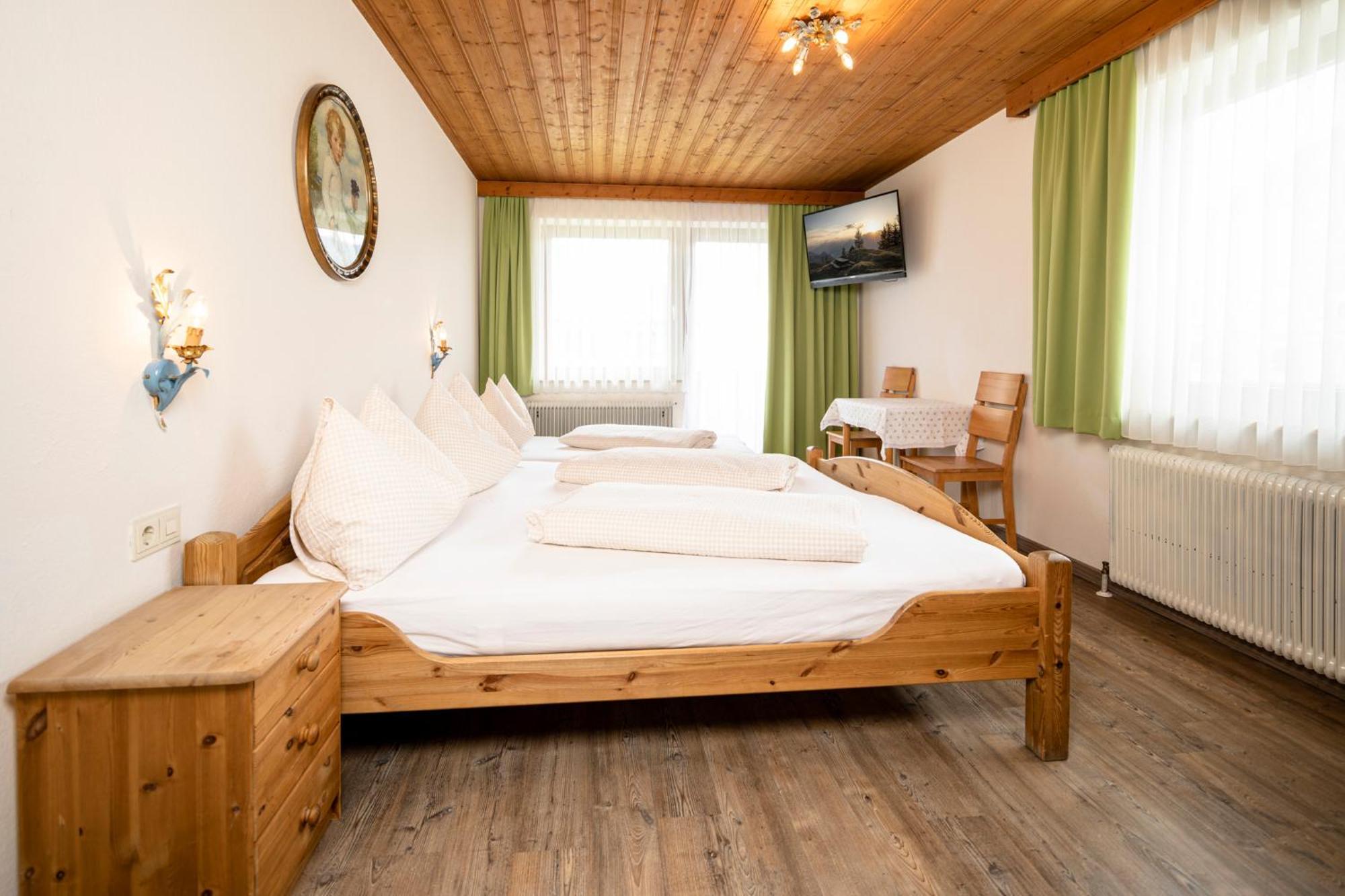 Doppelzimmer mit Balkon
