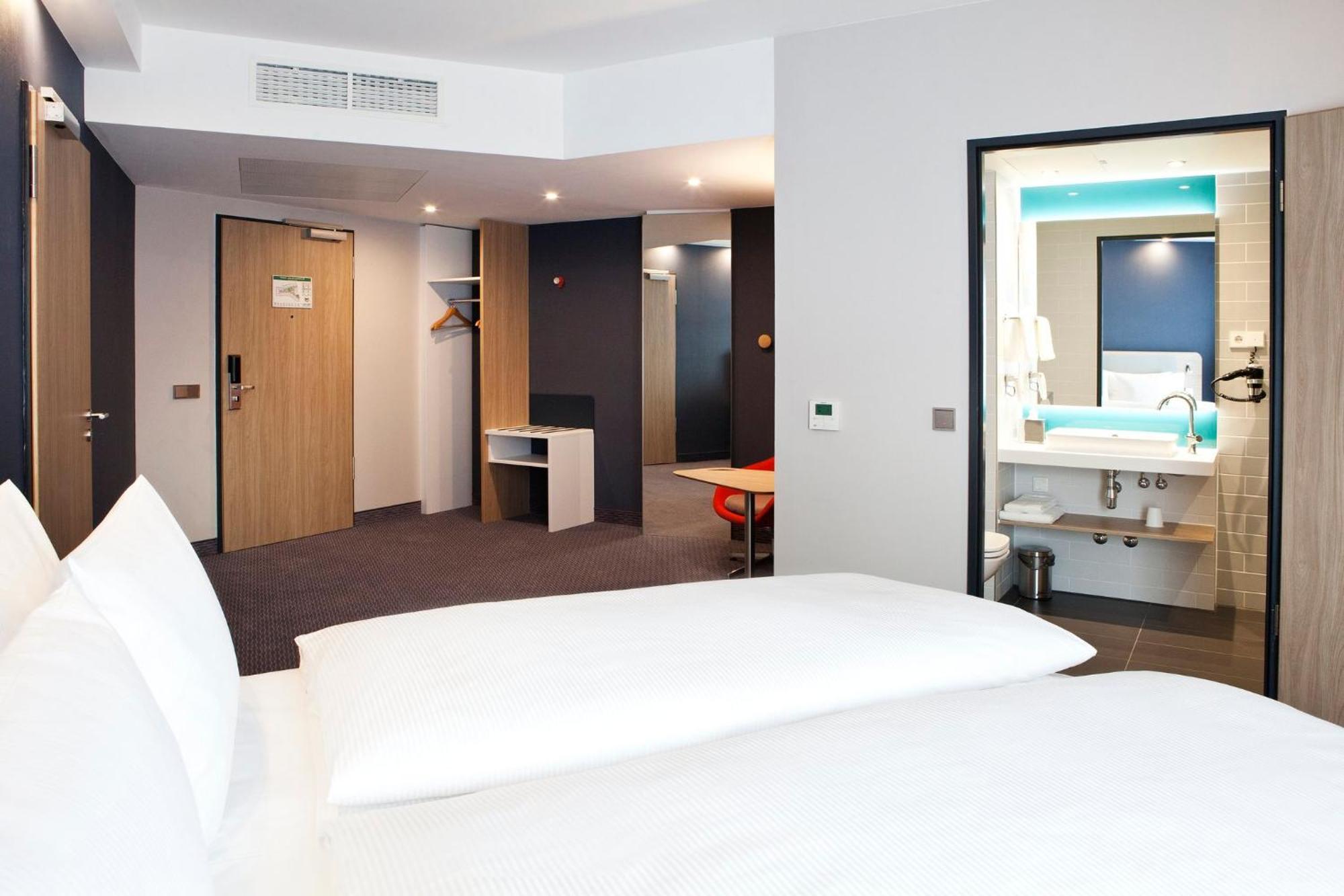 Standard Room,1586971236:JPEG