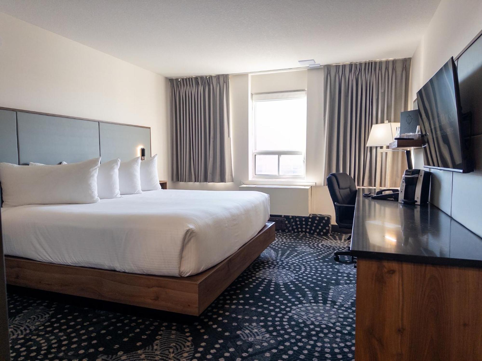 Standard One King Newly Renovated