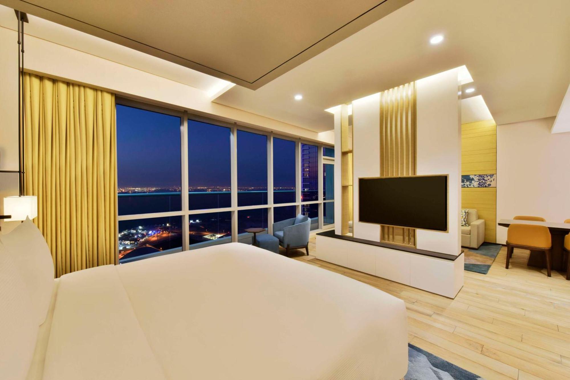 Junior Suite with Sea View and Balcony