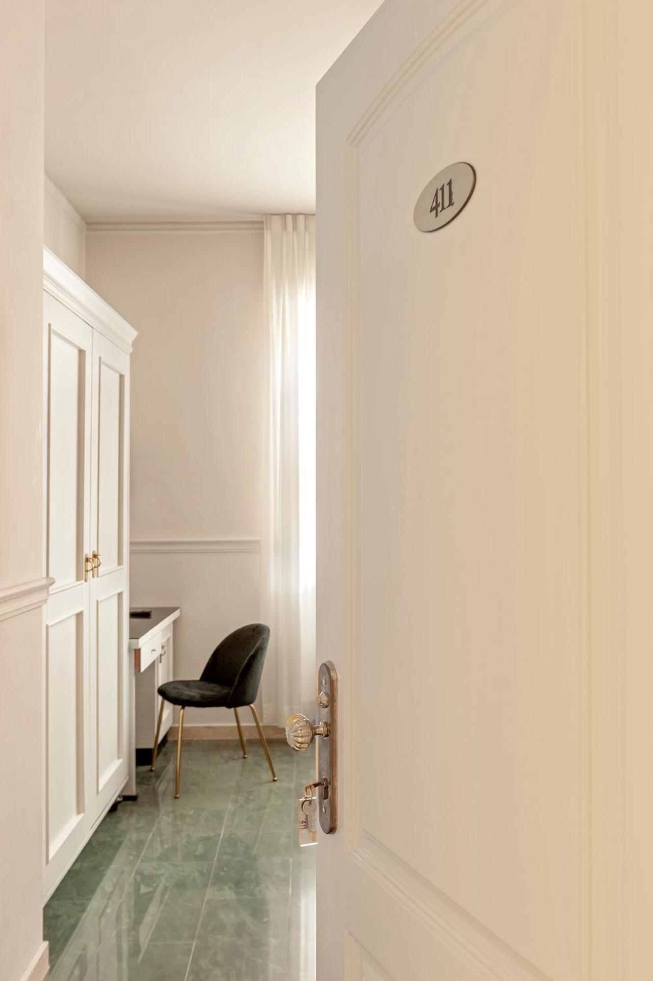 Triple Room,1588114981:JPEG