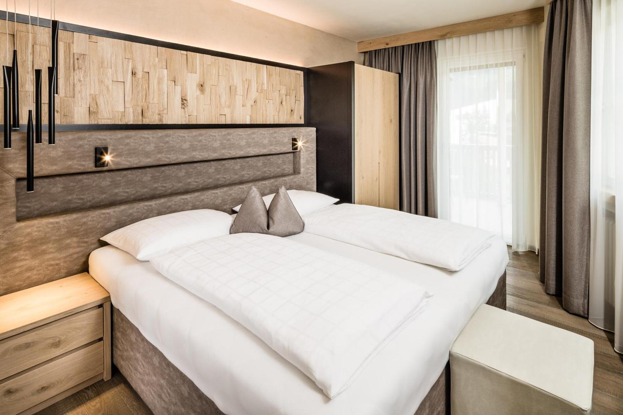 Suite Balcony,1631562105:JPEG
