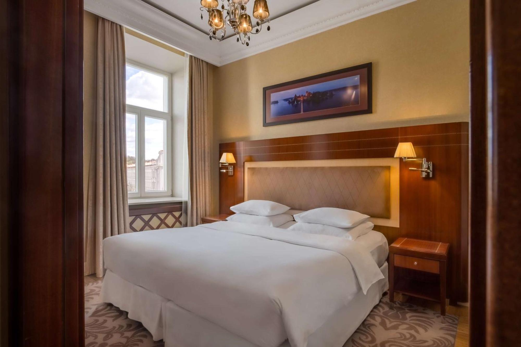 Deluxe Zimmer mit Kingsize-Bett und Balkon