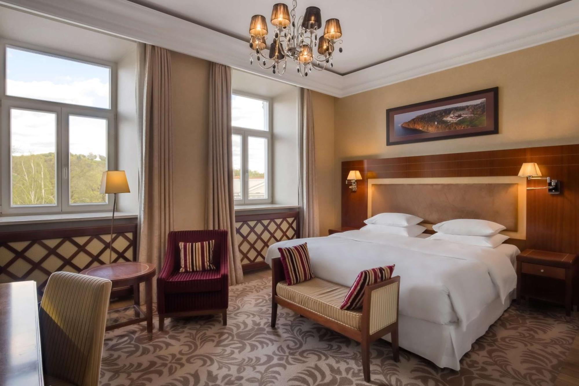 Deluxe King Room