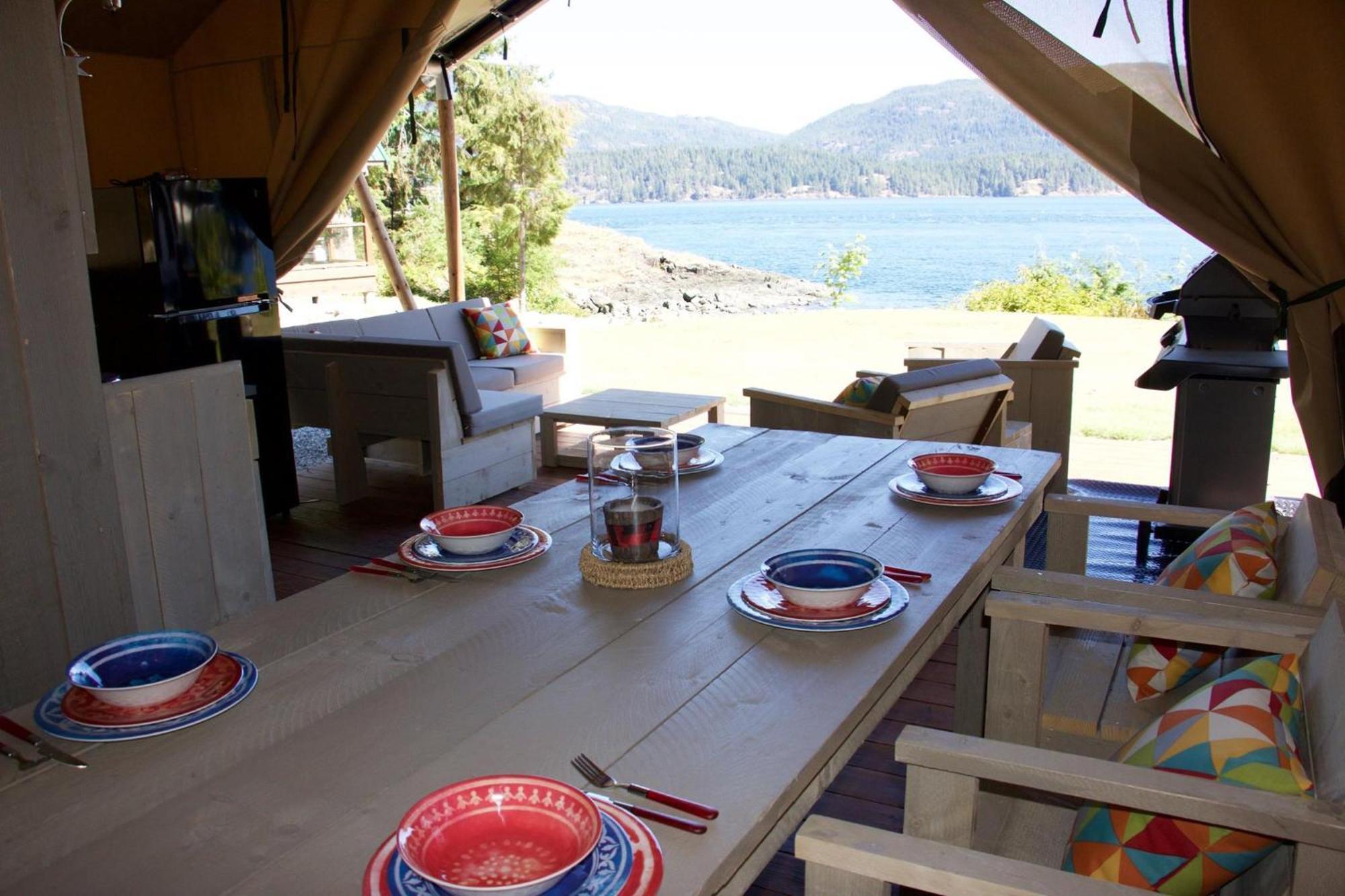 Deluxe Glamping Tent Two Queens