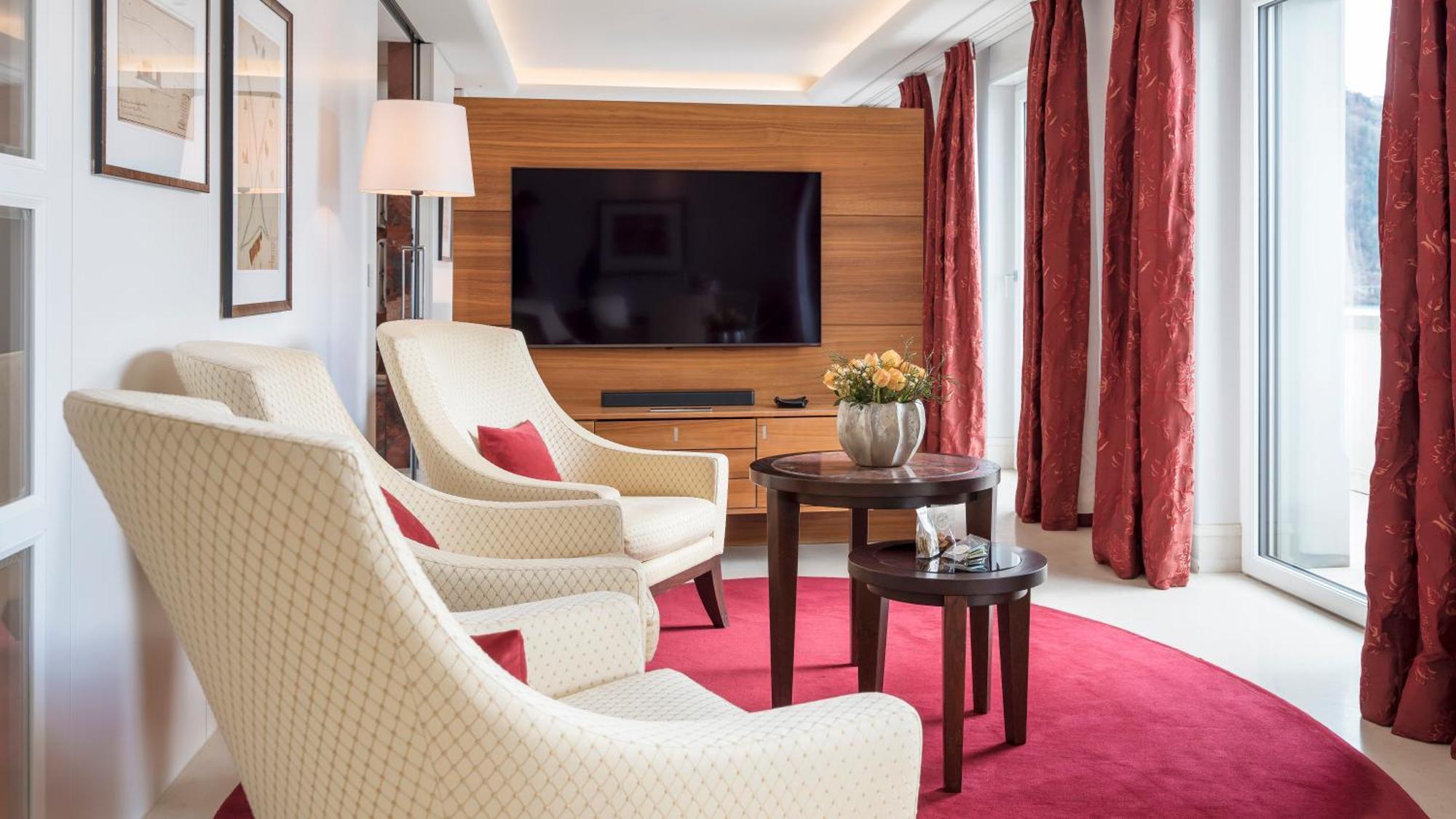 Deluxe Junior Suite Lake View