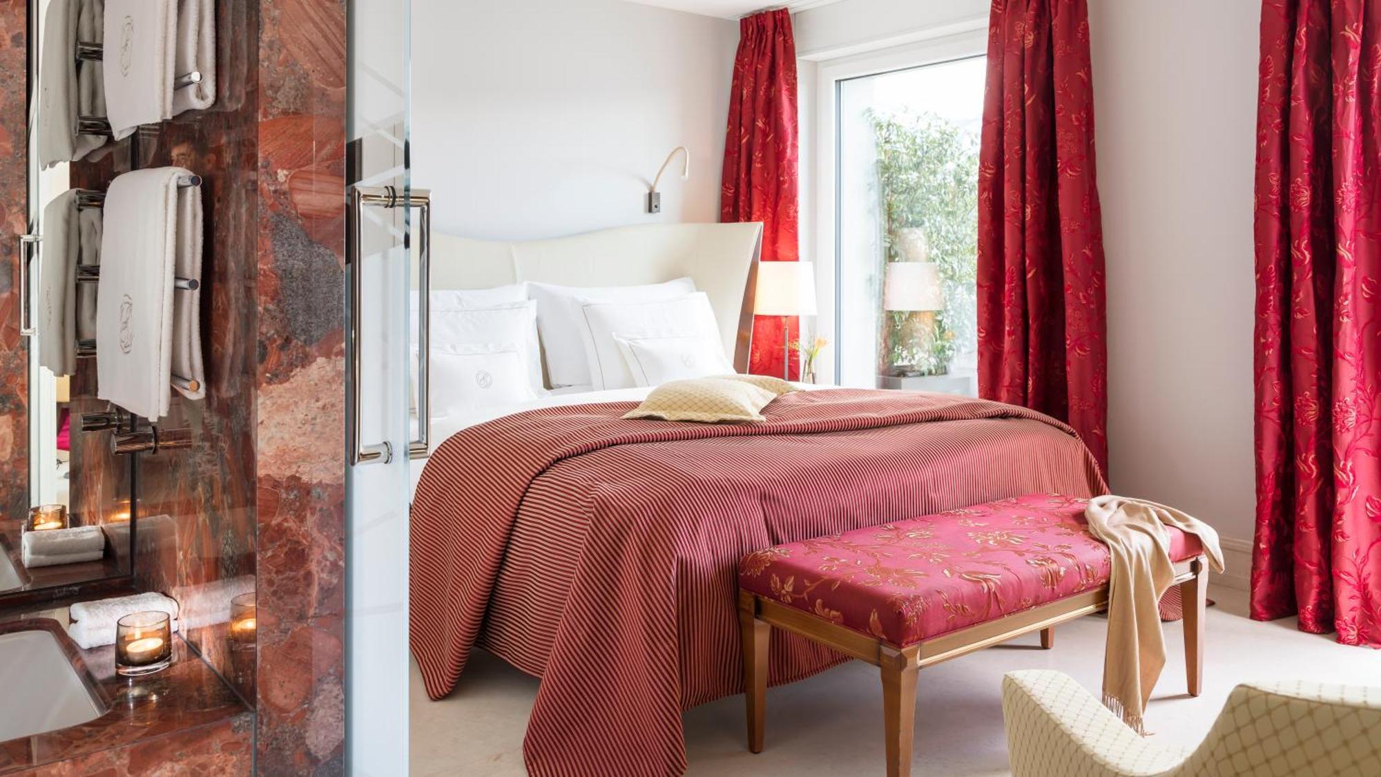 Deluxe Junior Suite Lake View