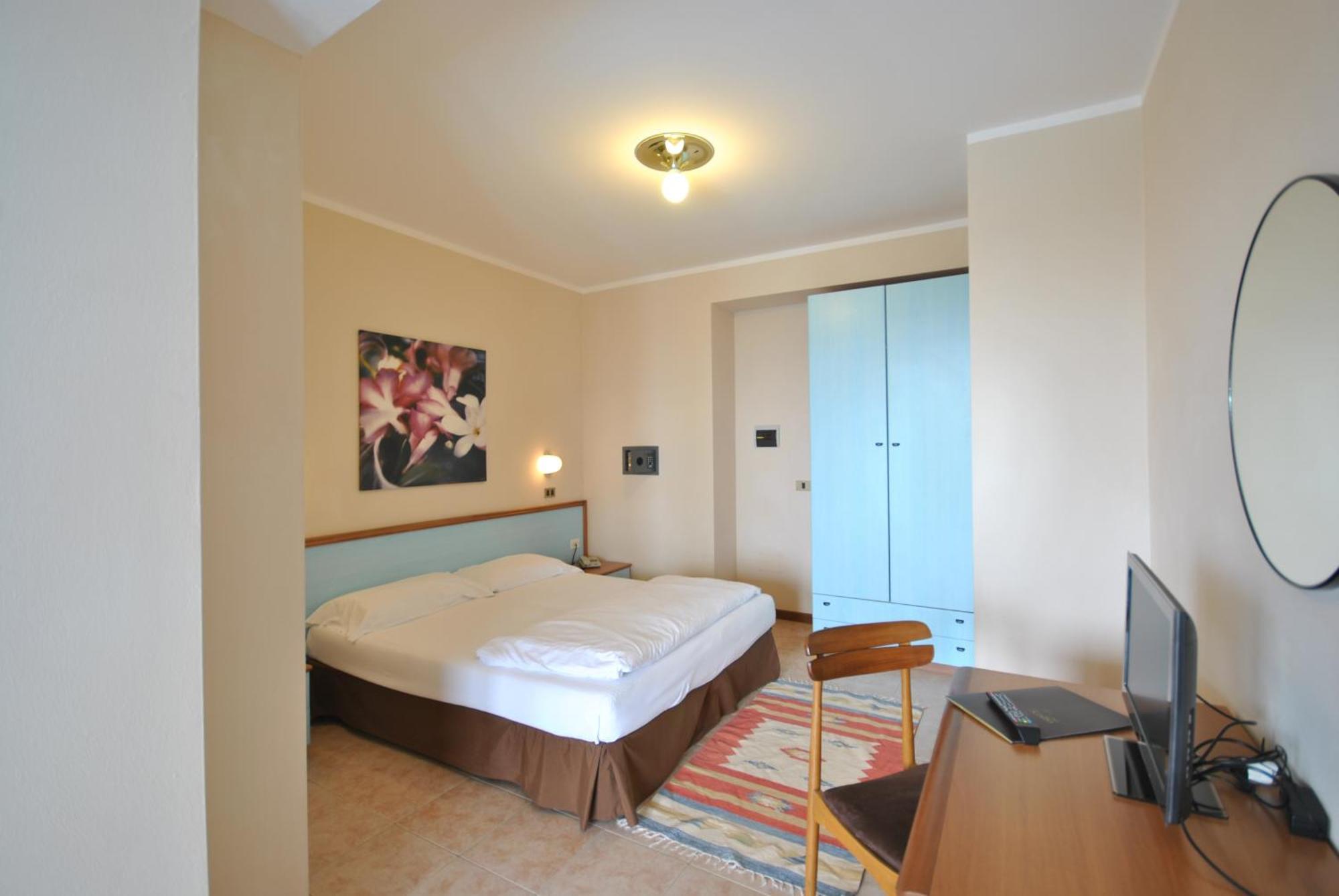 Double or Twin Room Terrace