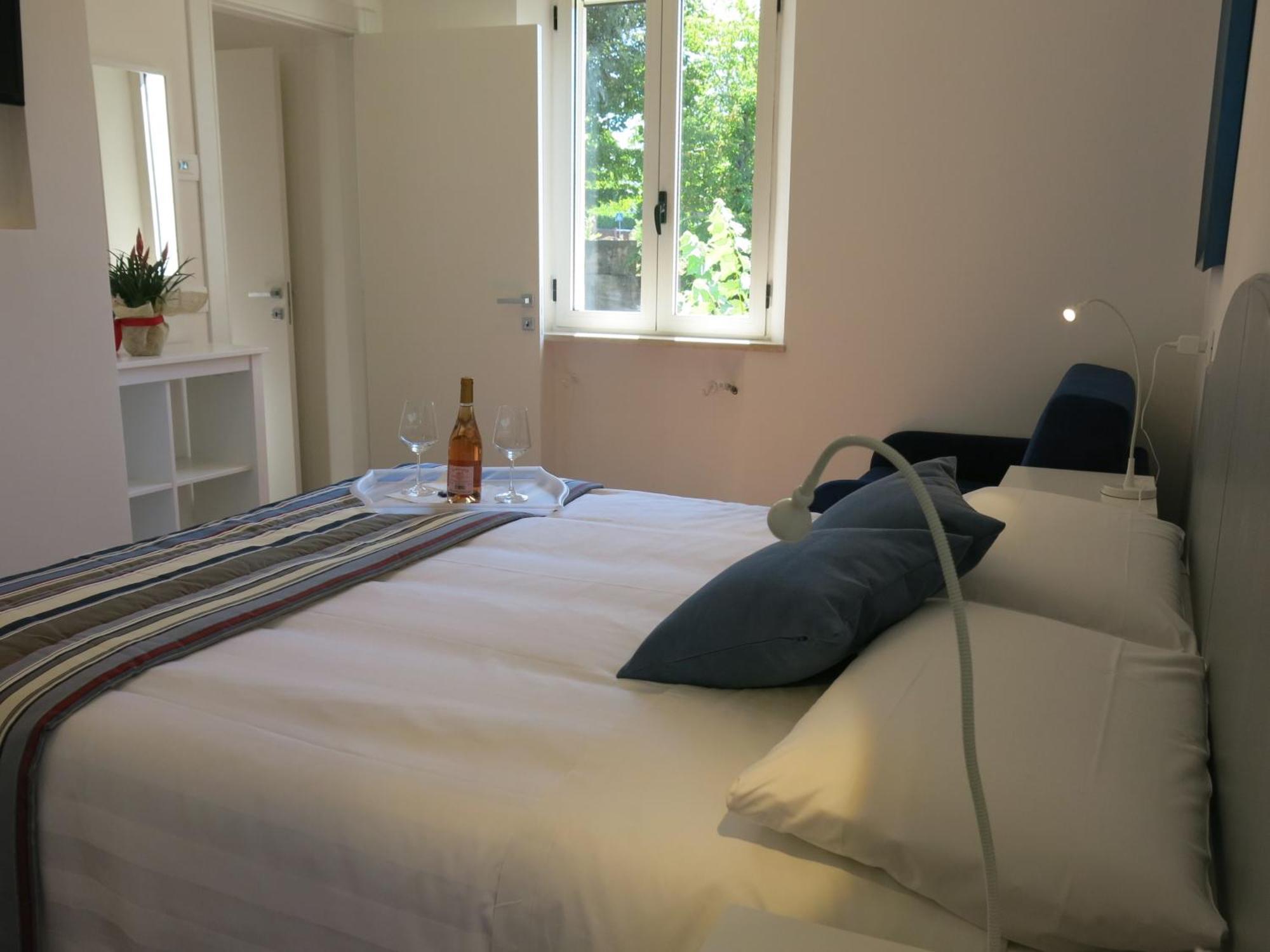 One-Bedroom Apartment Garden View