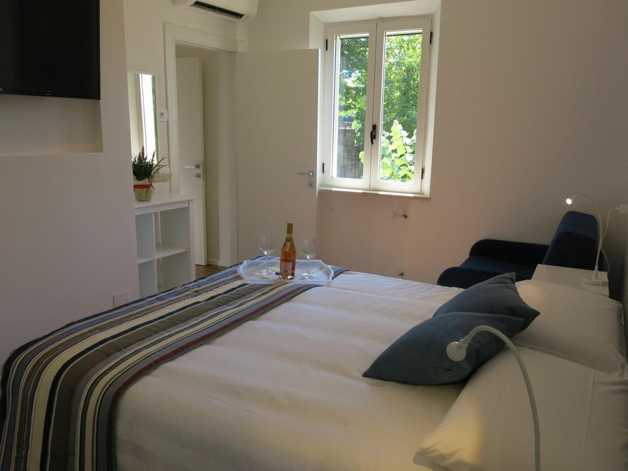 One-Bedroom Apartment Garden View