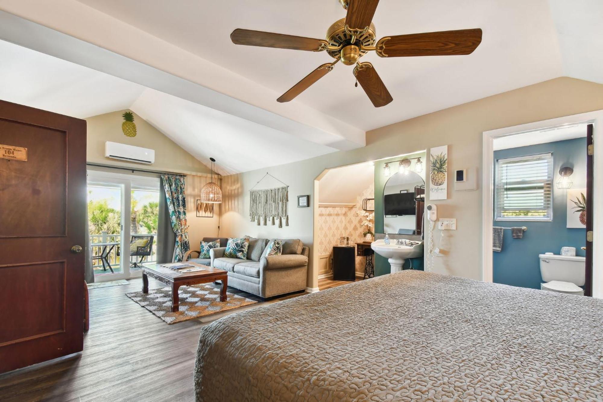 Deluxe King Suite