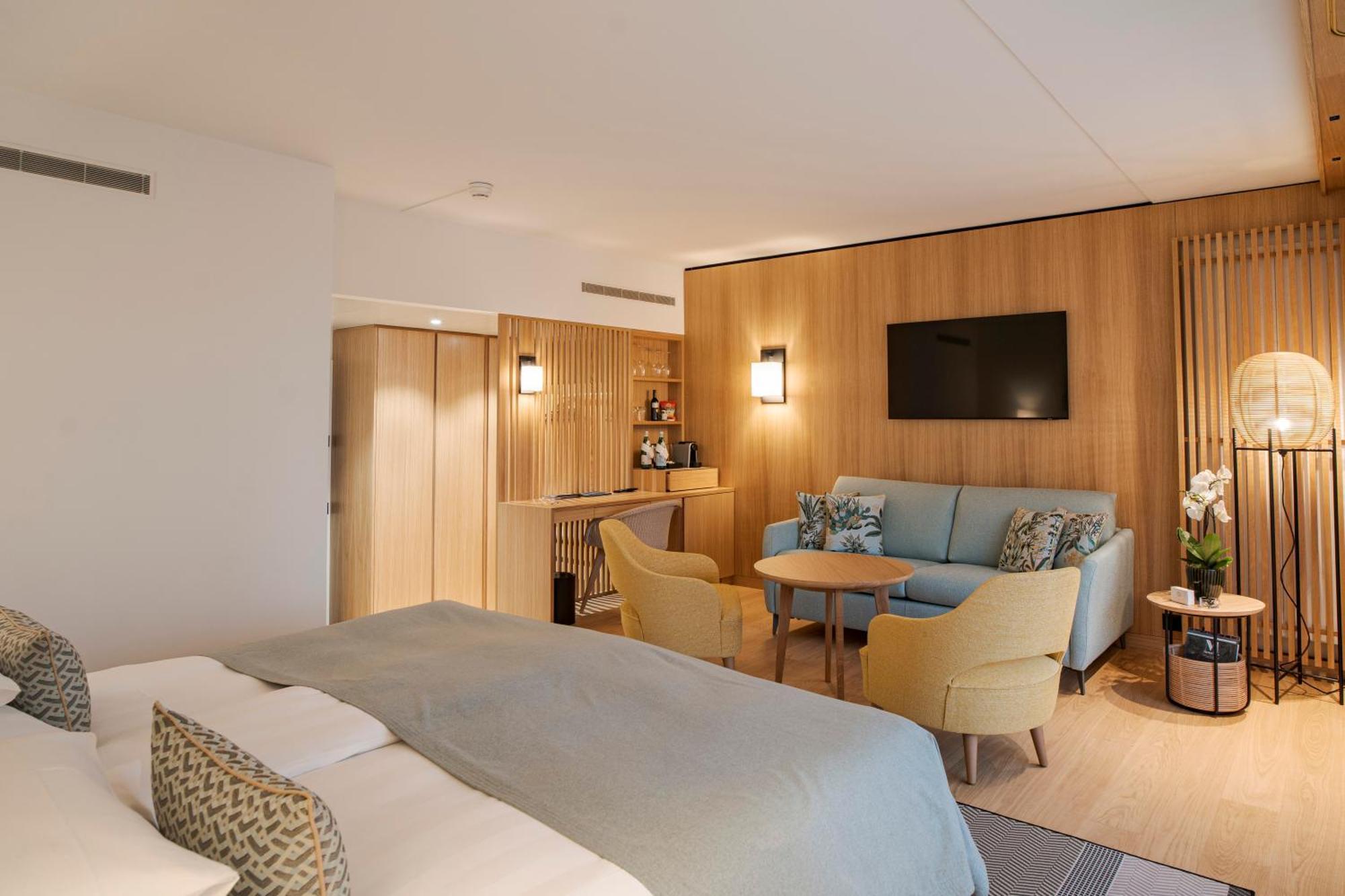 Double Room Mountain View
