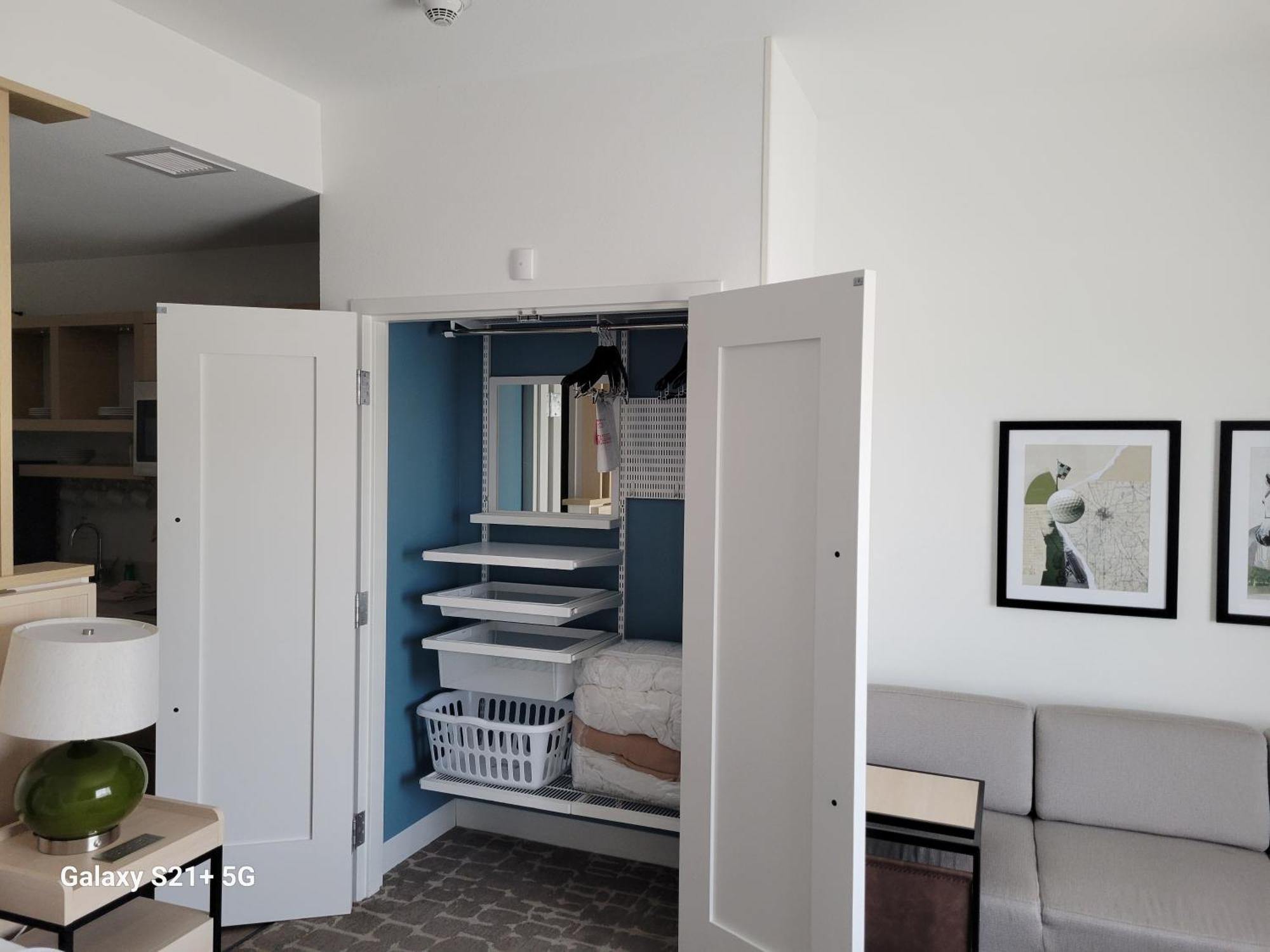 King Studio with Sofa Bed