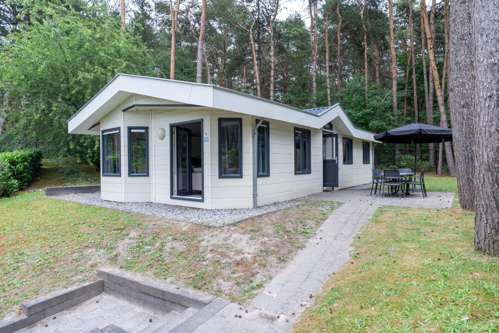 Three Bedroom Chalet Hackfort 6