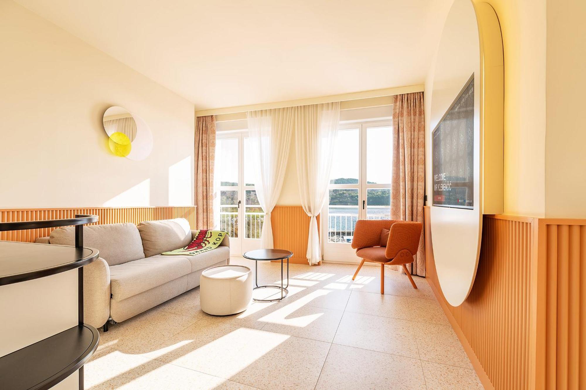 Executive Suite