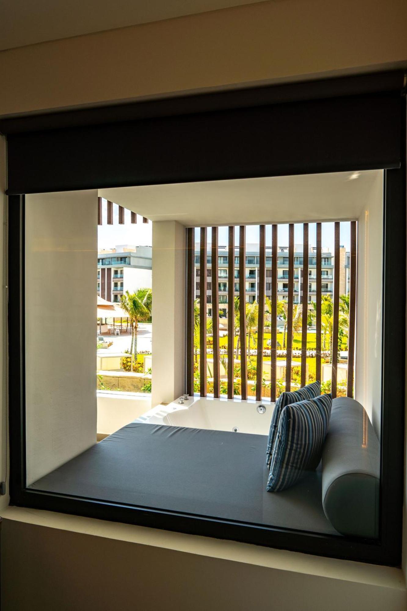 Suite Júnior com Banheira de Hidromassagem Exterior - Acesso Wi-Fi Gratuito