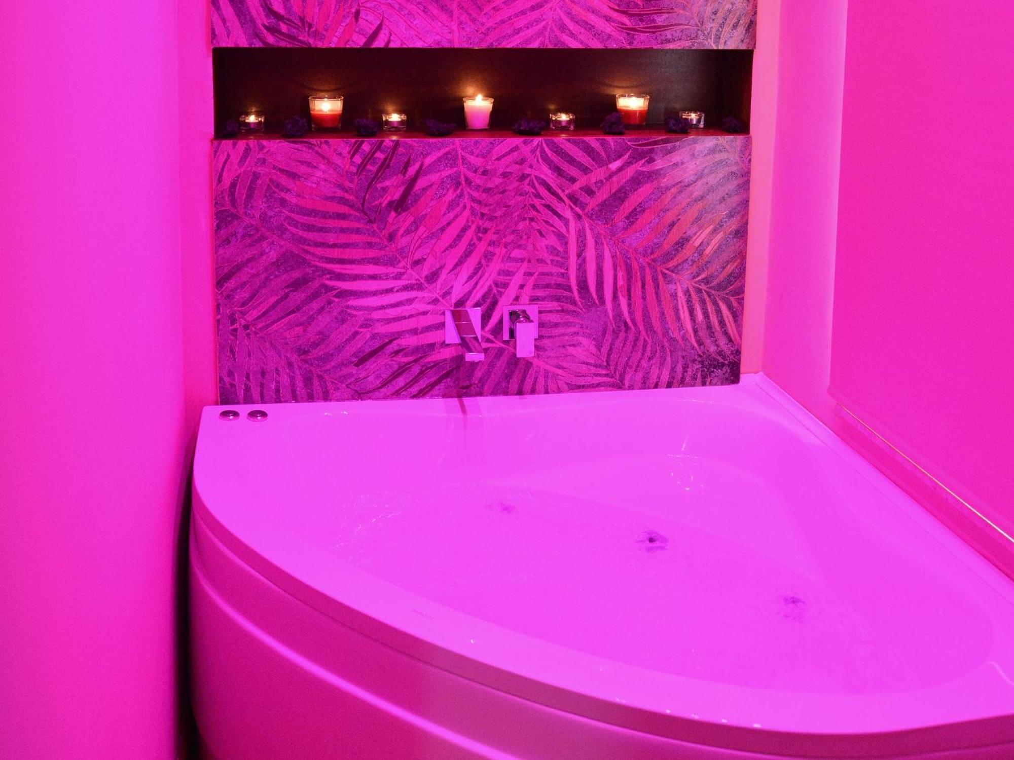 King Room Spa Bath