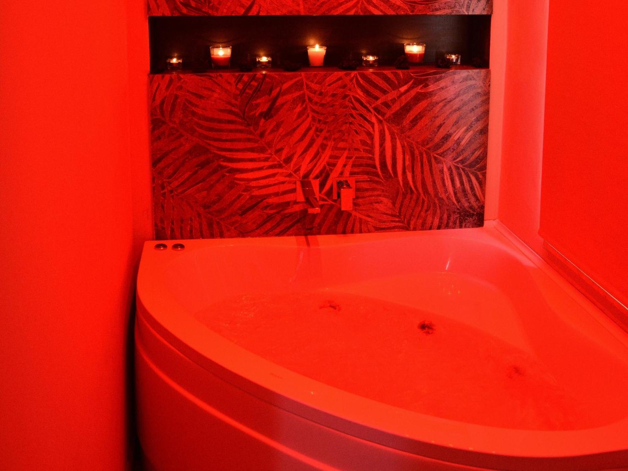 King Room Spa Bath